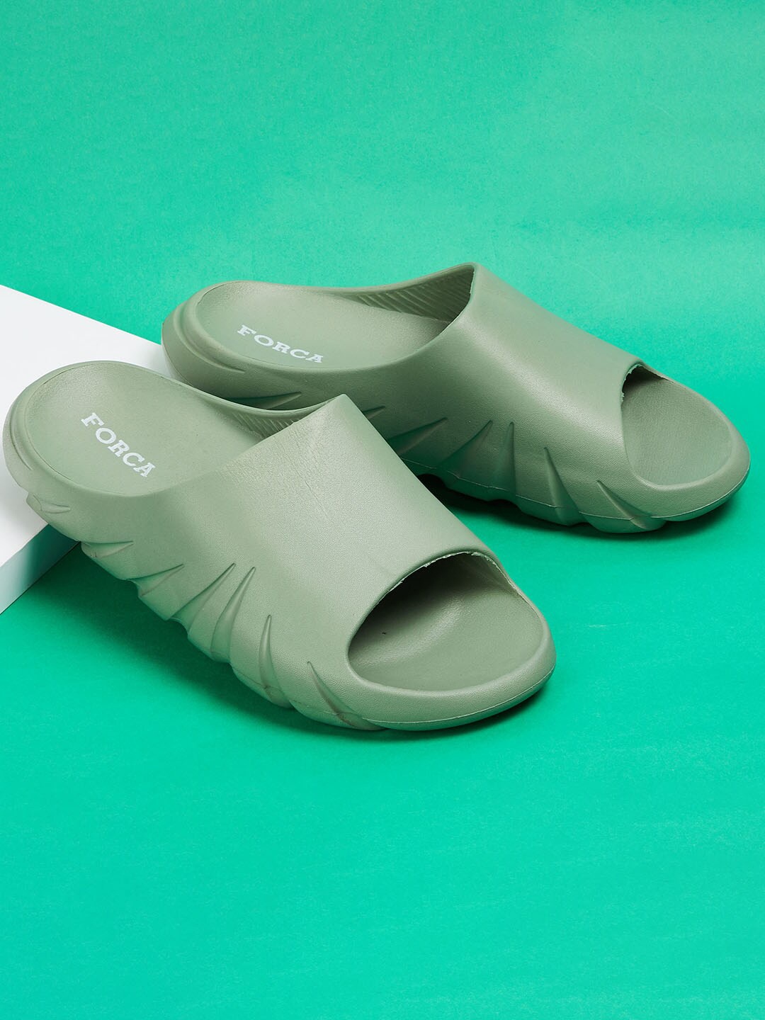 

Forca by Lifestyle Men Green Solid Sliders