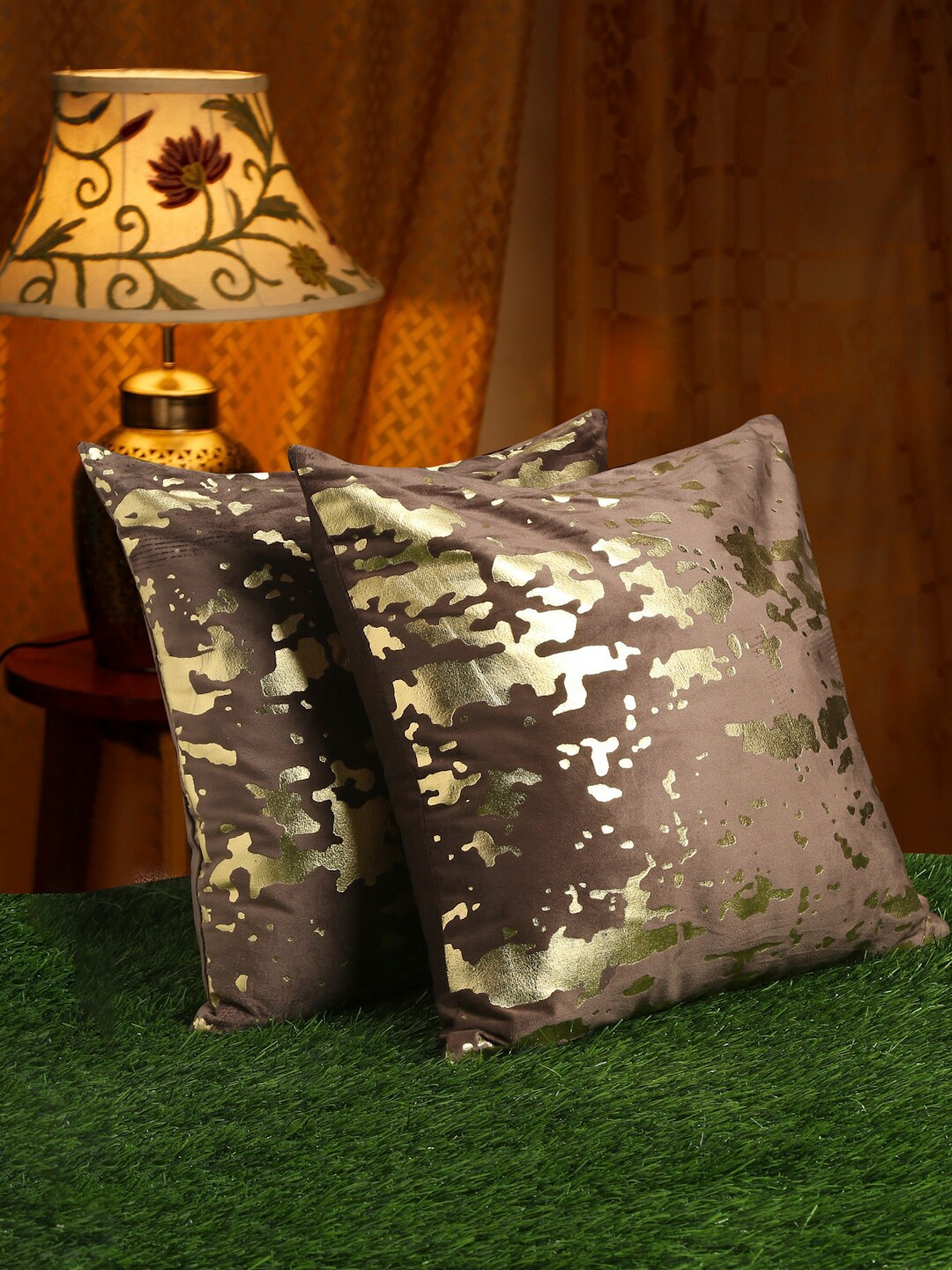 

HOSTA HOMES Set of 2 Brown & Gold-Toned Geometric Velvet Square Cushion Covers