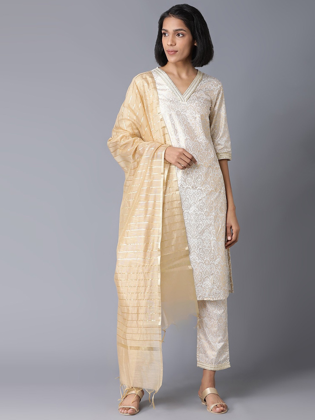 

AURELIA Women White Printed Kurta with Trousers & With Dupatta