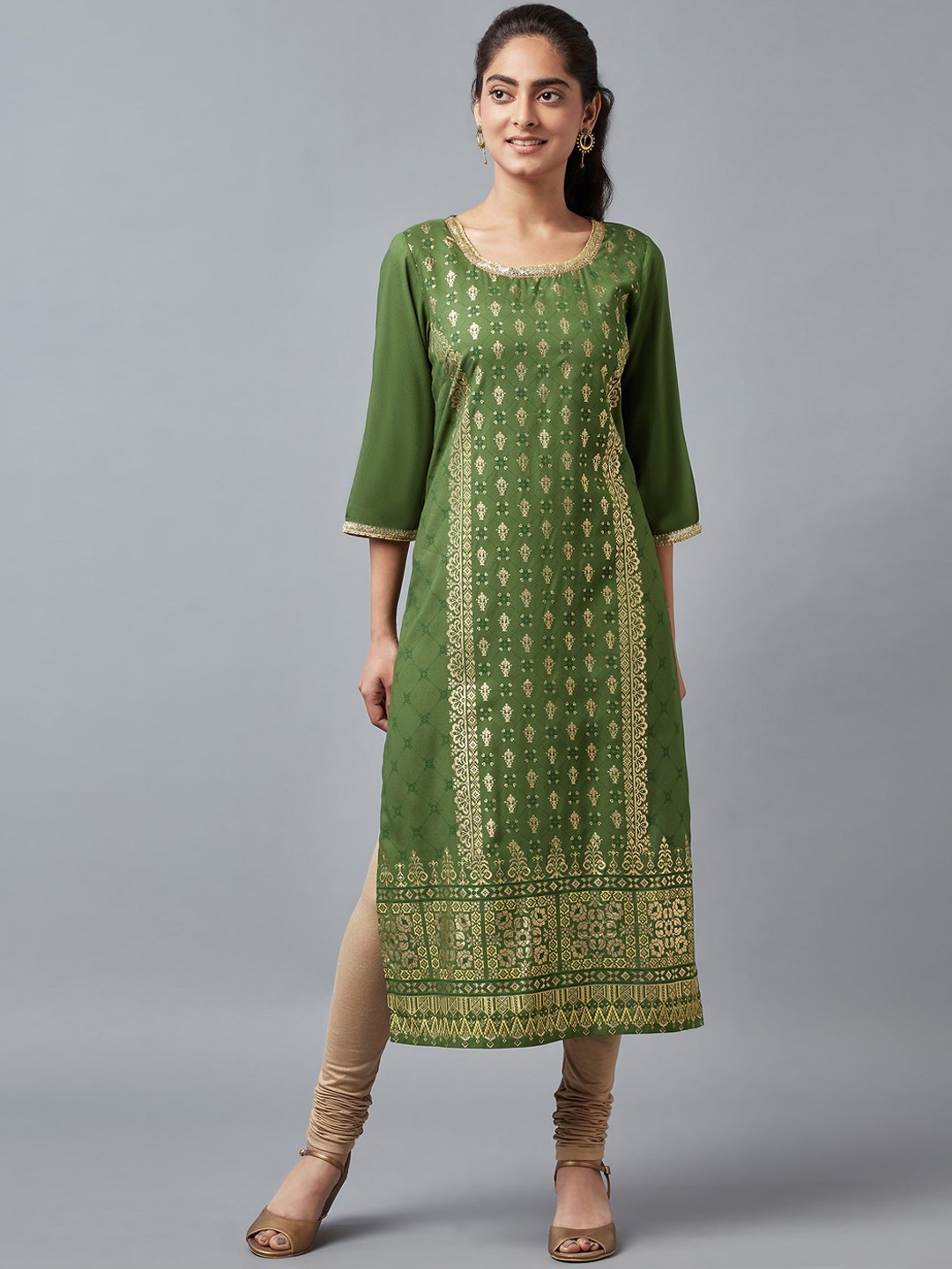 

AURELIA Women Green Geometric Embroidered Flared Sleeves Thread Work Kurta
