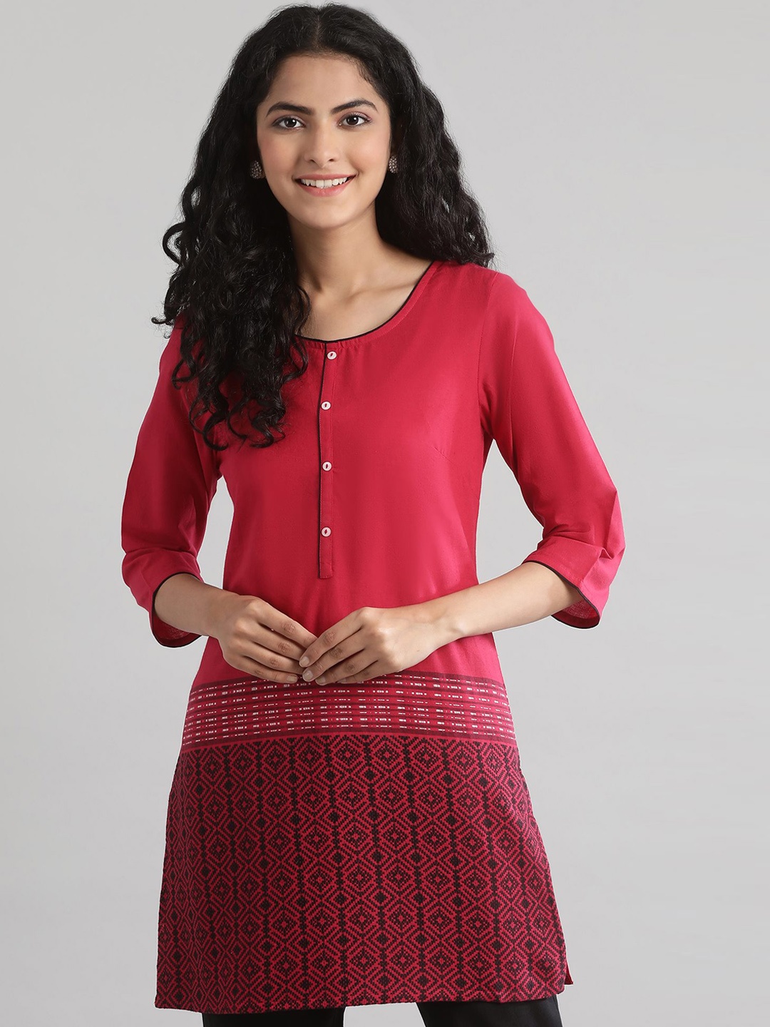 

AURELIA Women Red Kurta