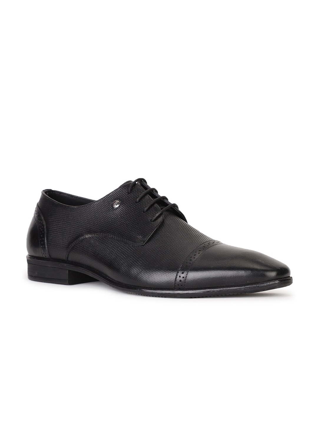 

Hush Puppies Men Black Textured Leather Formal Derbys