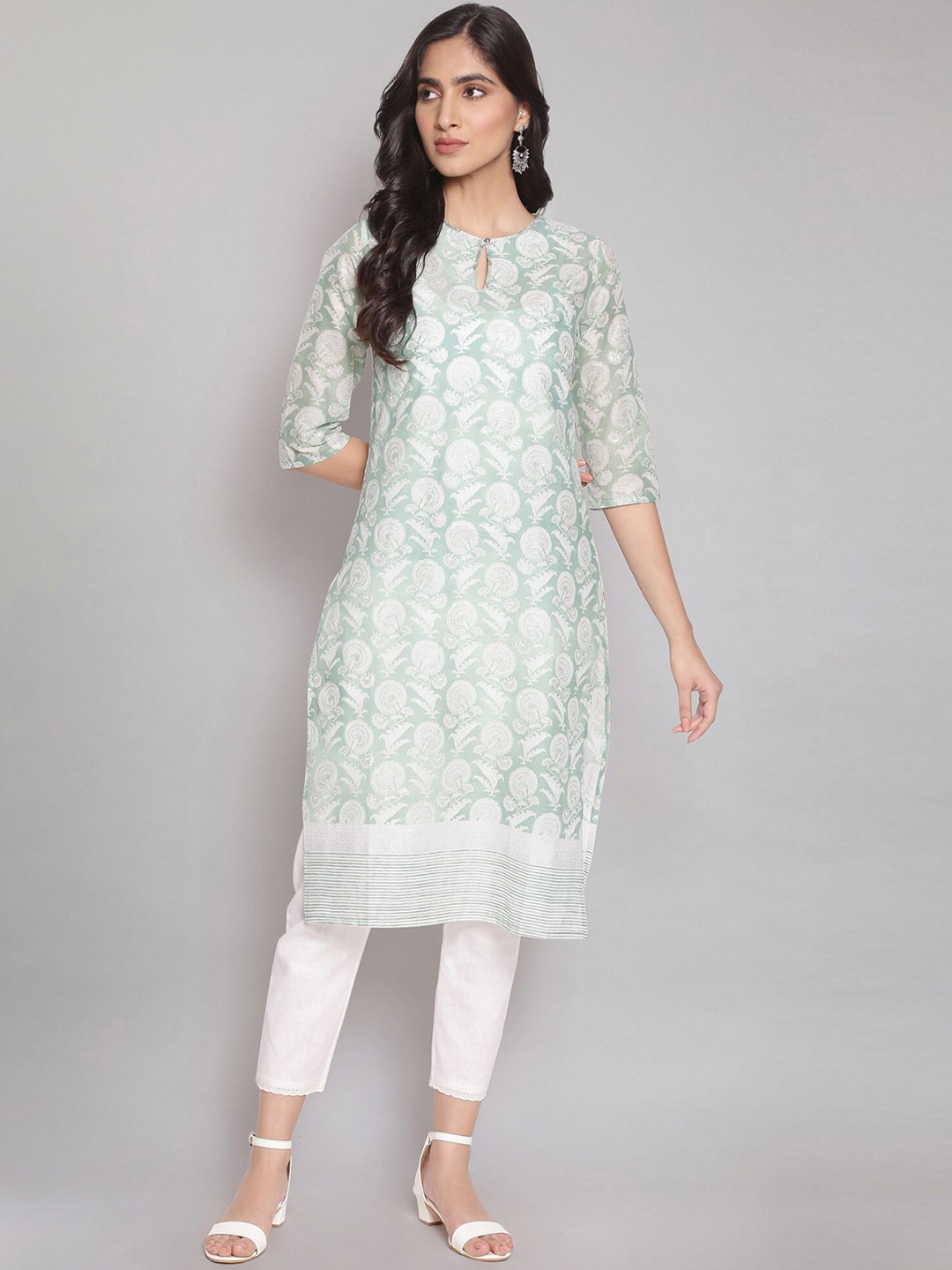 

W Women Green Floral Printed Keyhole Neck Flared Sleeves Kurta