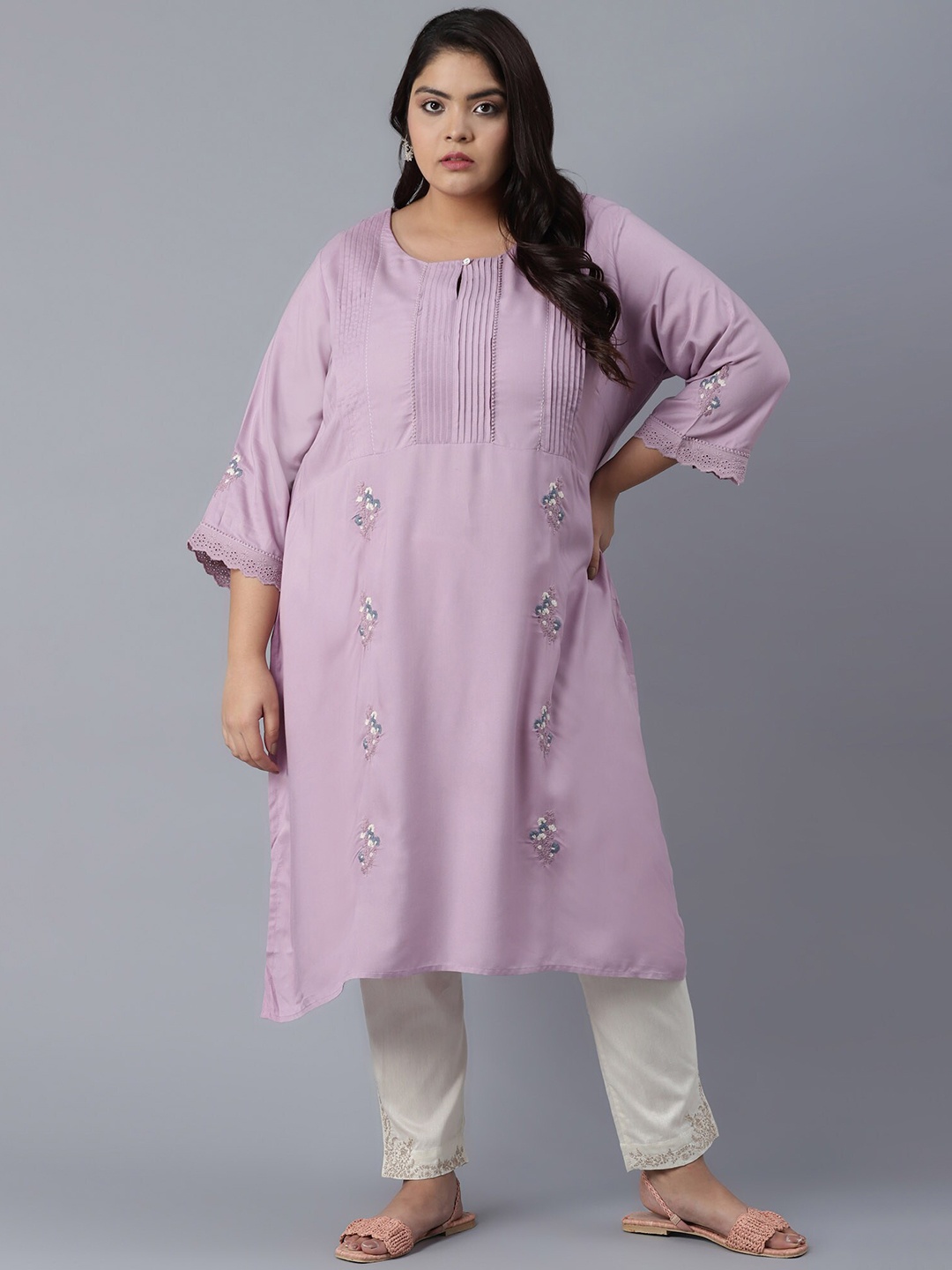 

W Women Purple Embroidered Keyhole Neck Flared Sleeves Thread Work Kurta