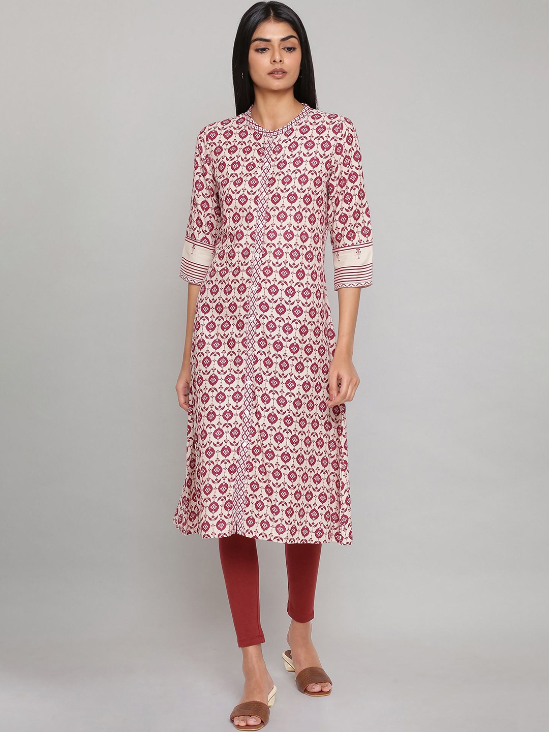 

W Women Red Geometric Printed Thread Work Kurta