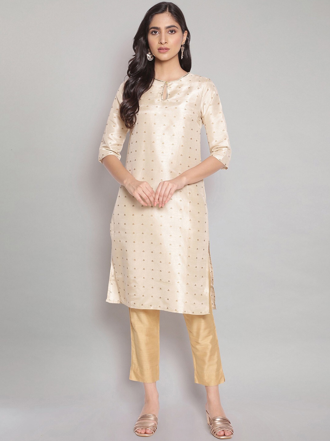 

W Women White Embroidered Keyhole Neck Flared Sleeves Kaftan Kurta