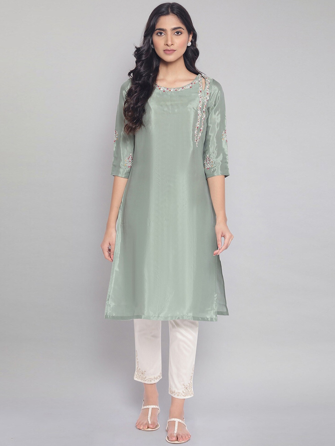 

W Women Green Geometric Embroidered Flared Sleeves Gotta Patti Kurta