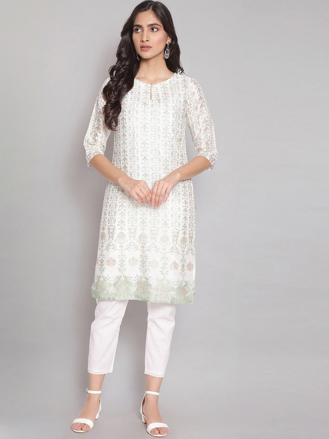 

W Women Green Embroidered Keyhole Neck Kurta