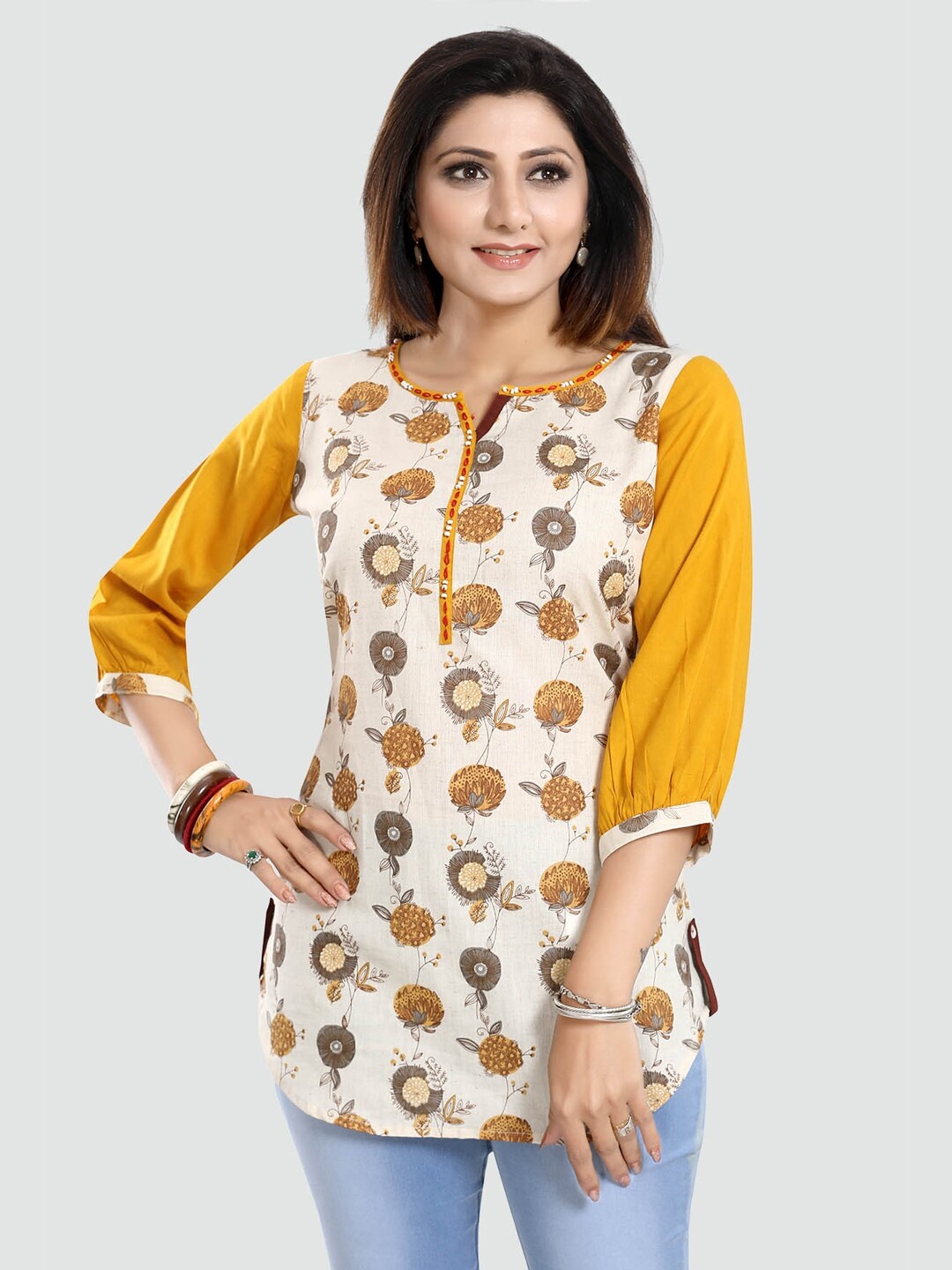 

Saree Swarg Off-White & Yellow Floral Printed A-line Kurti