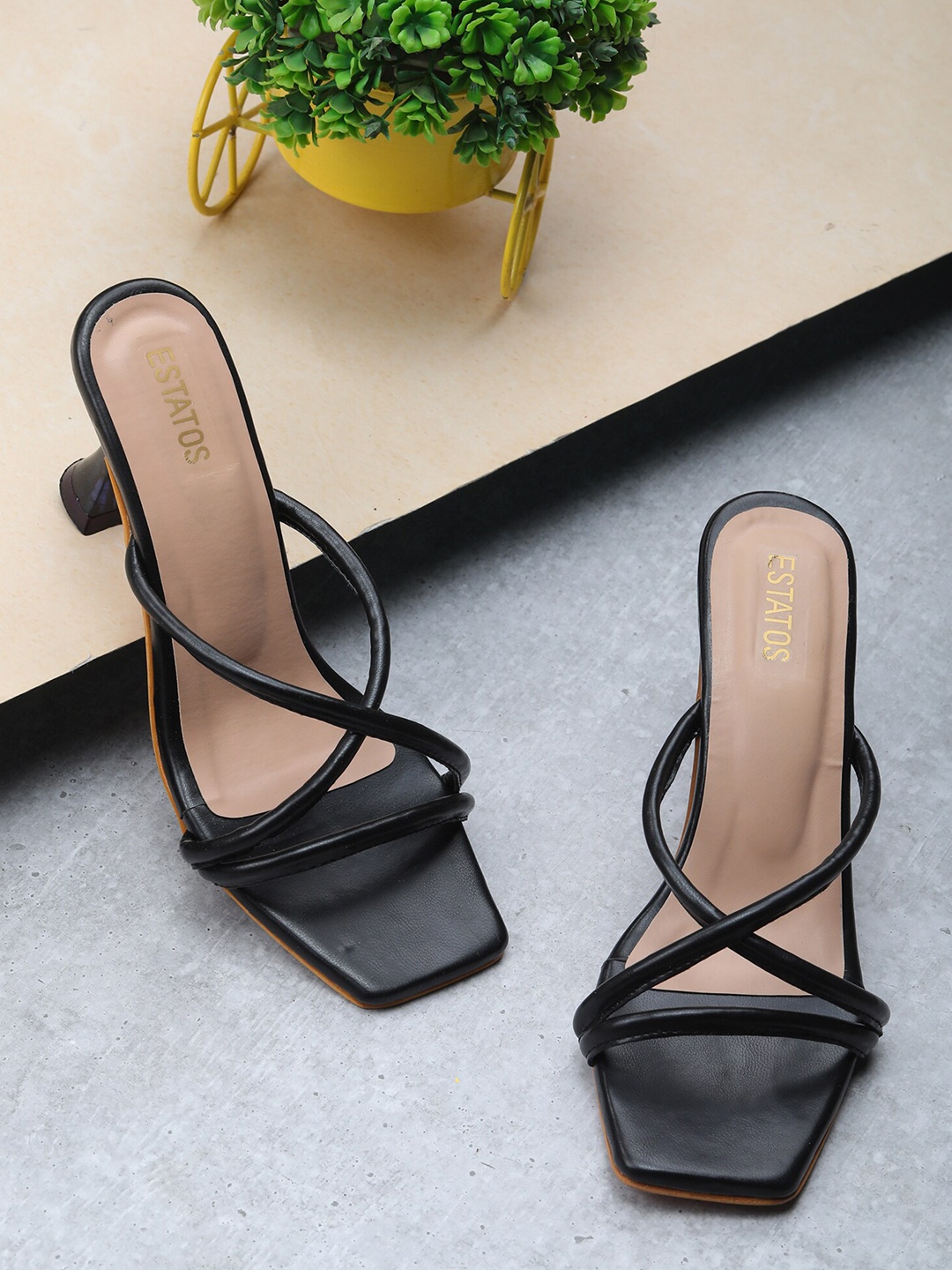 

ESTATOS Black PU Kitten Heels