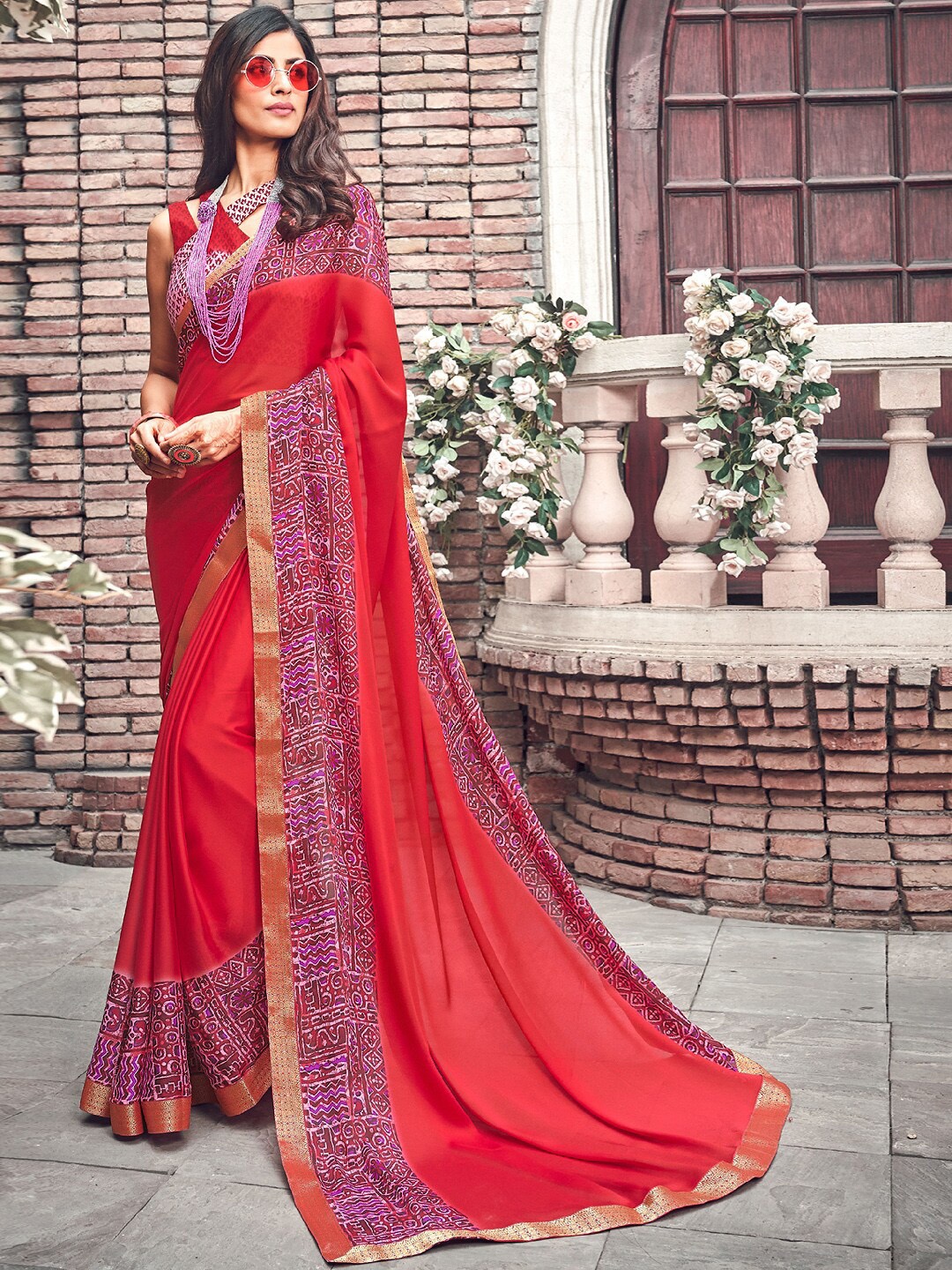 

Shaily Red & Purple Abstract Print Saree