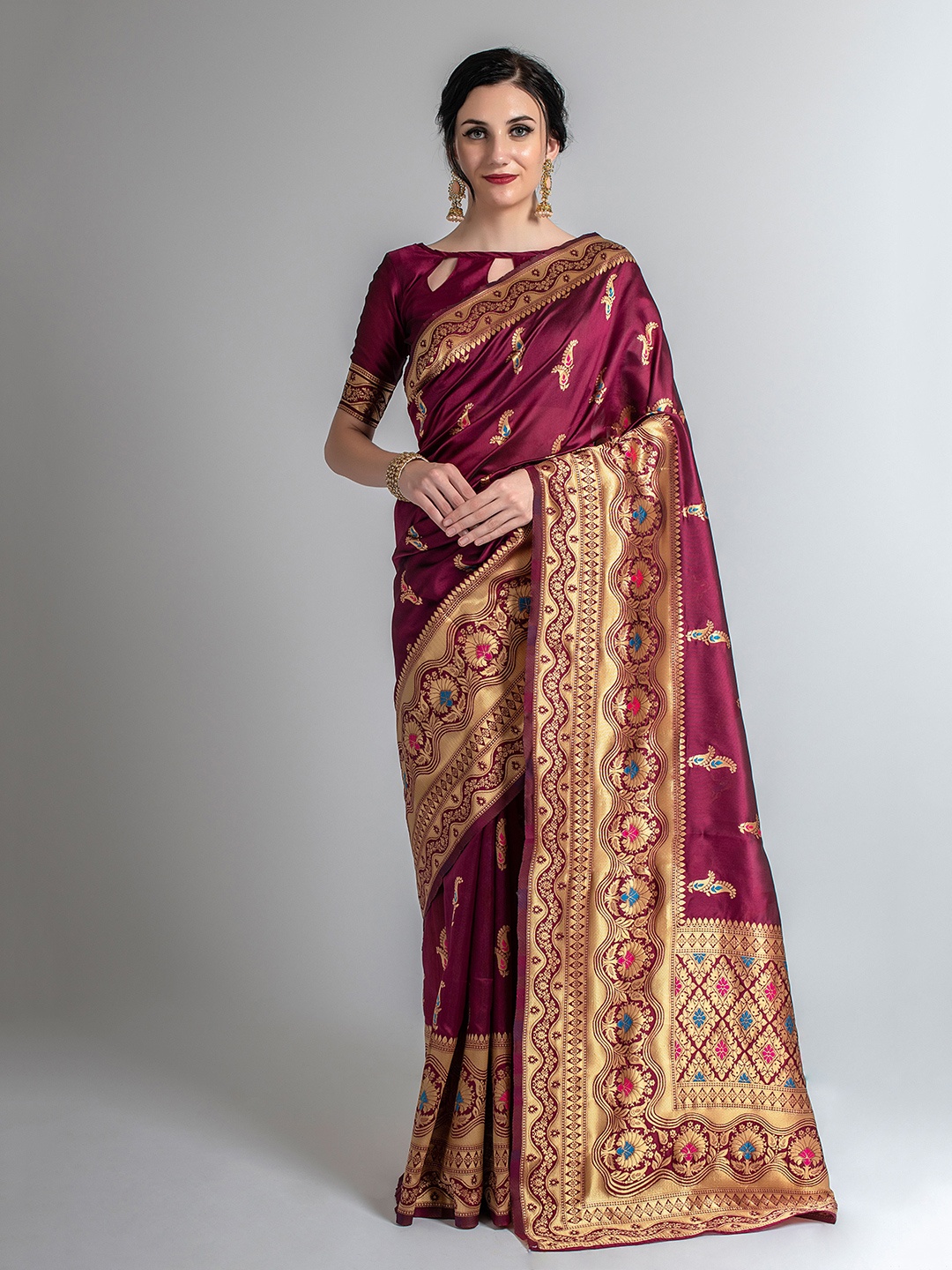 

Lilots Women Magenta Sarees