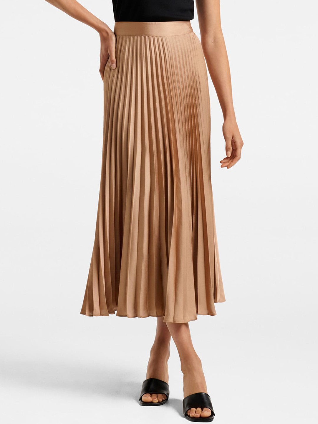 

Forever New Women Brown Solid Pleated Flared Midi Skirt
