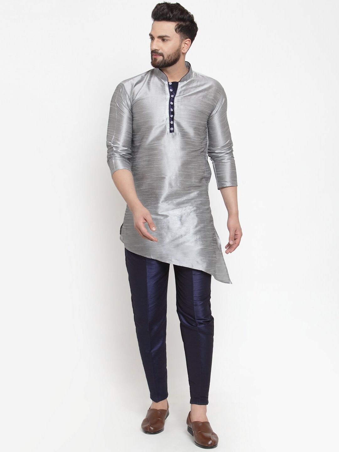 

Kaifoo Men Silver-Toned Dupion Silk Kurta with Pyjamas