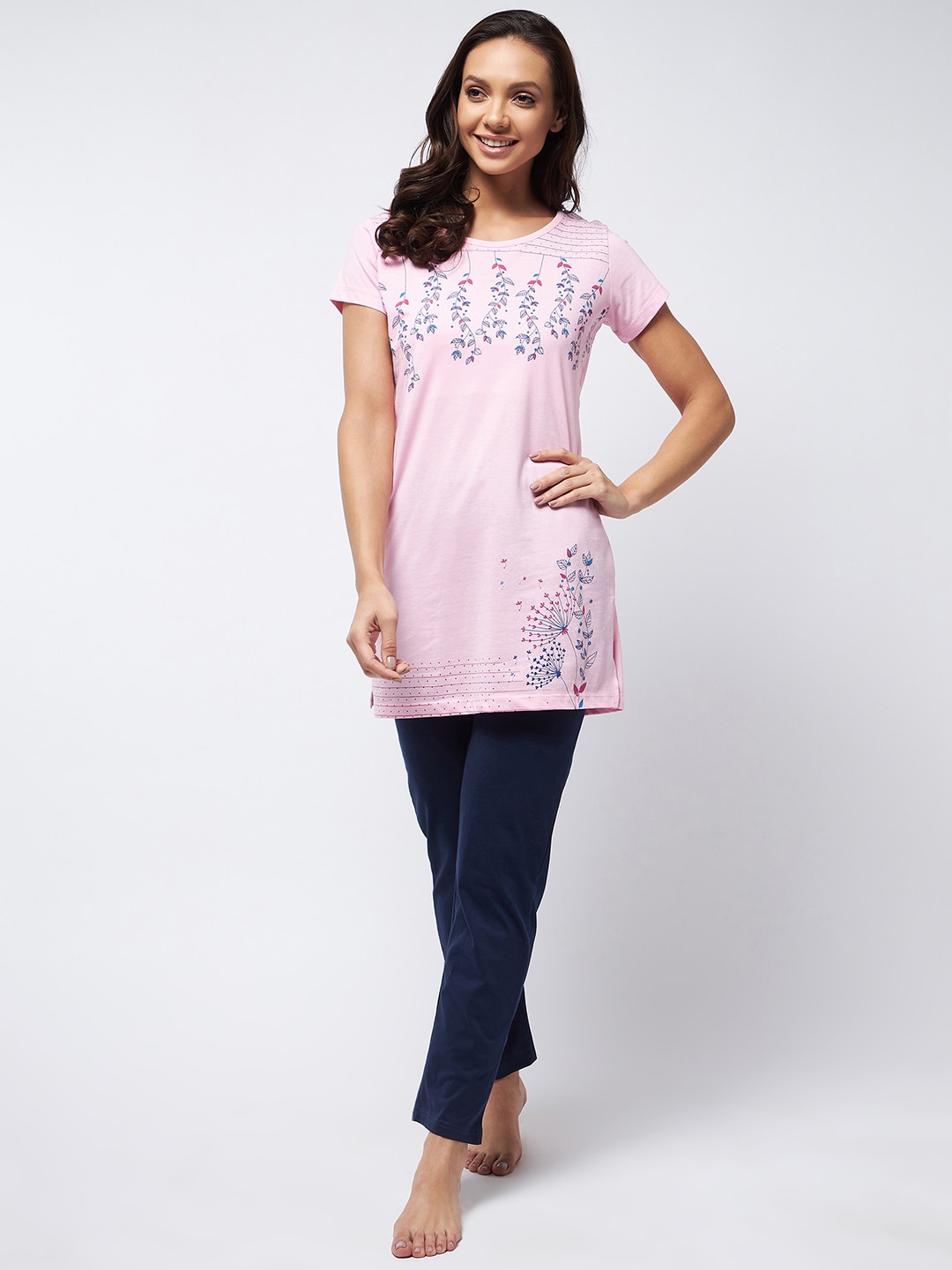 

Modeve Women Pink & Navy Blue Printed Night suits