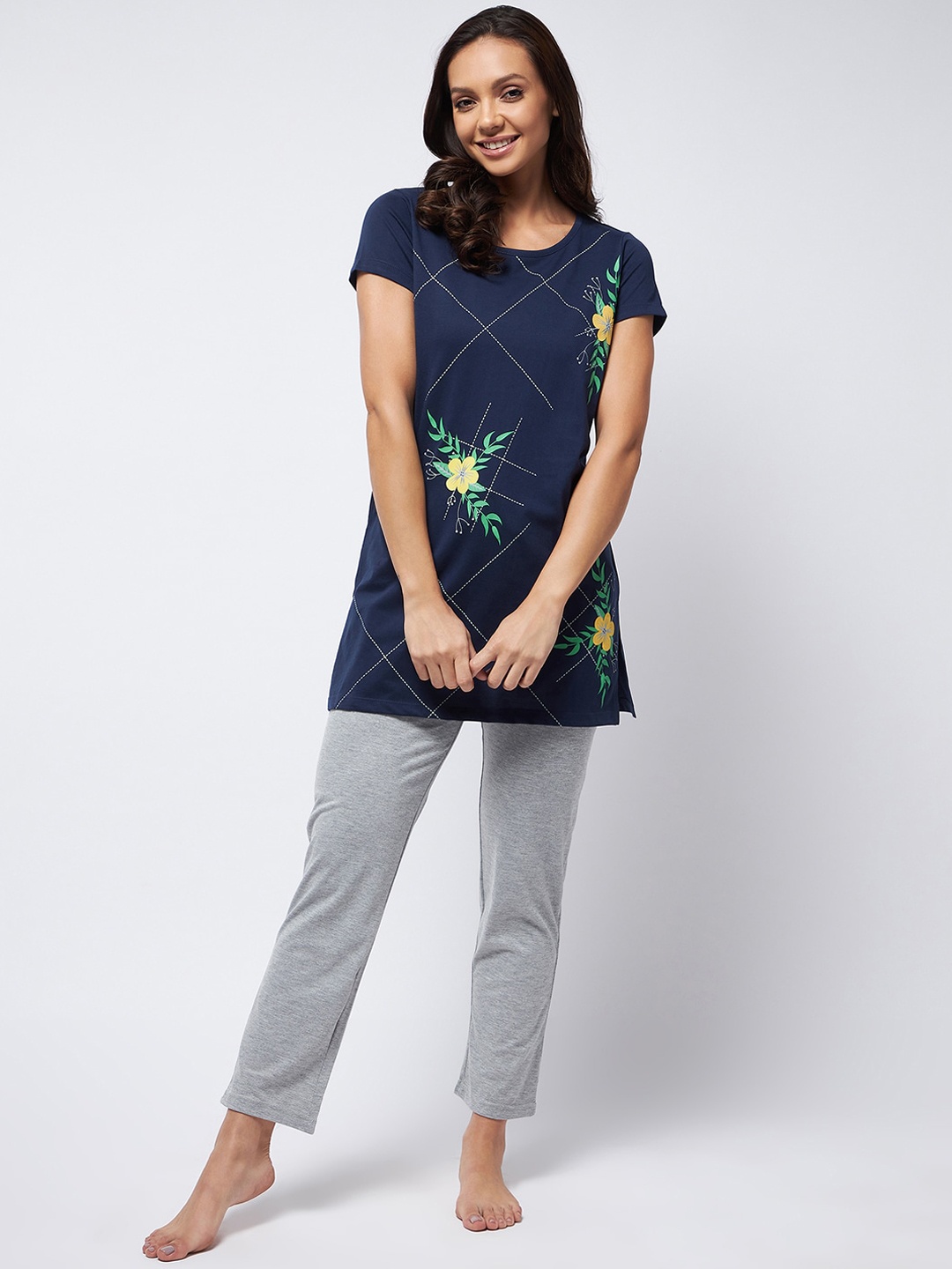 

Modeve Women Navy Blue & Grey Printed Night suit
