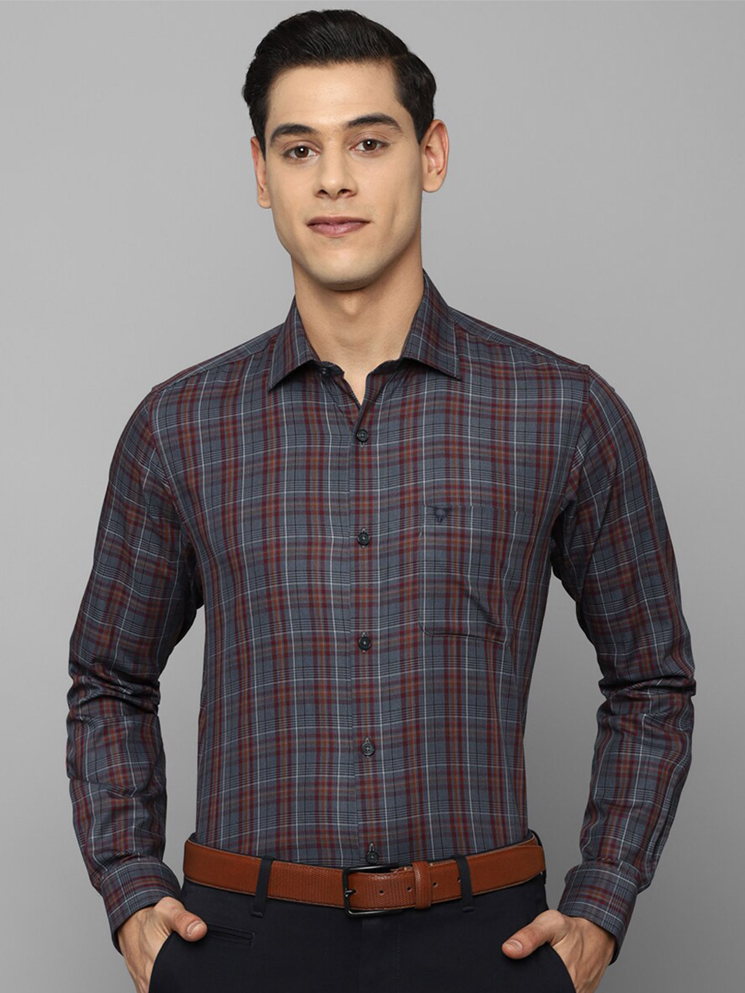 

Allen Solly Men Navy Blue Slim Fit Tartan Checks Checked Semiformal Shirt