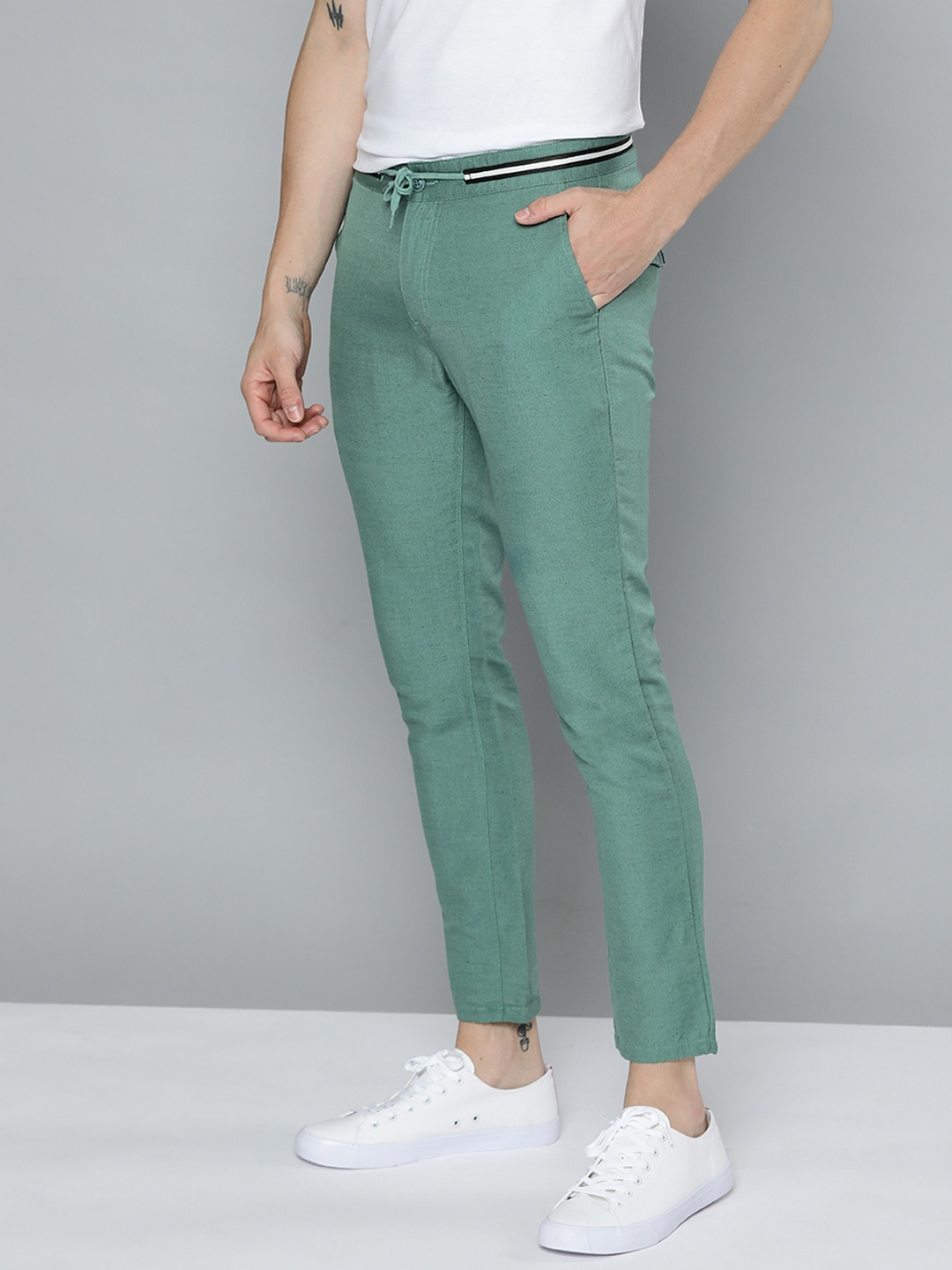 

Mast & Harbour Men Green Cotton Linen Solid Trousers