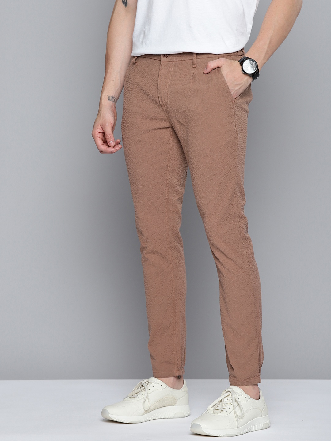 

Mast & Harbour Men Brown Pure Cotton Seersucker Trousers