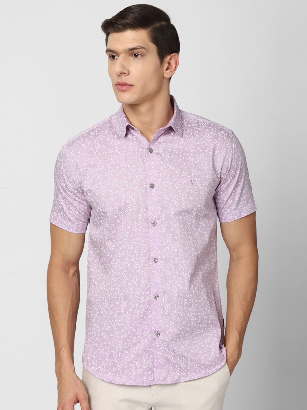 

V Dot Men Purple Slim Fit Floral Printed Cotton Casual Shirt