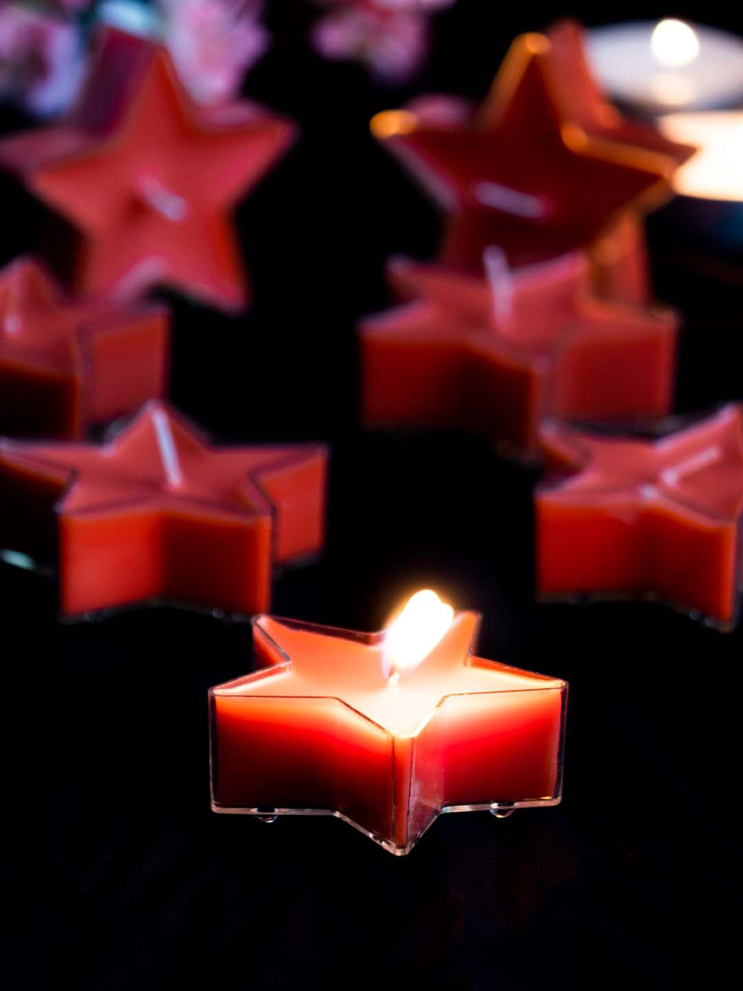 

MARKET99 Pack of 7 Star-shaped Tea Light Candles, Multi