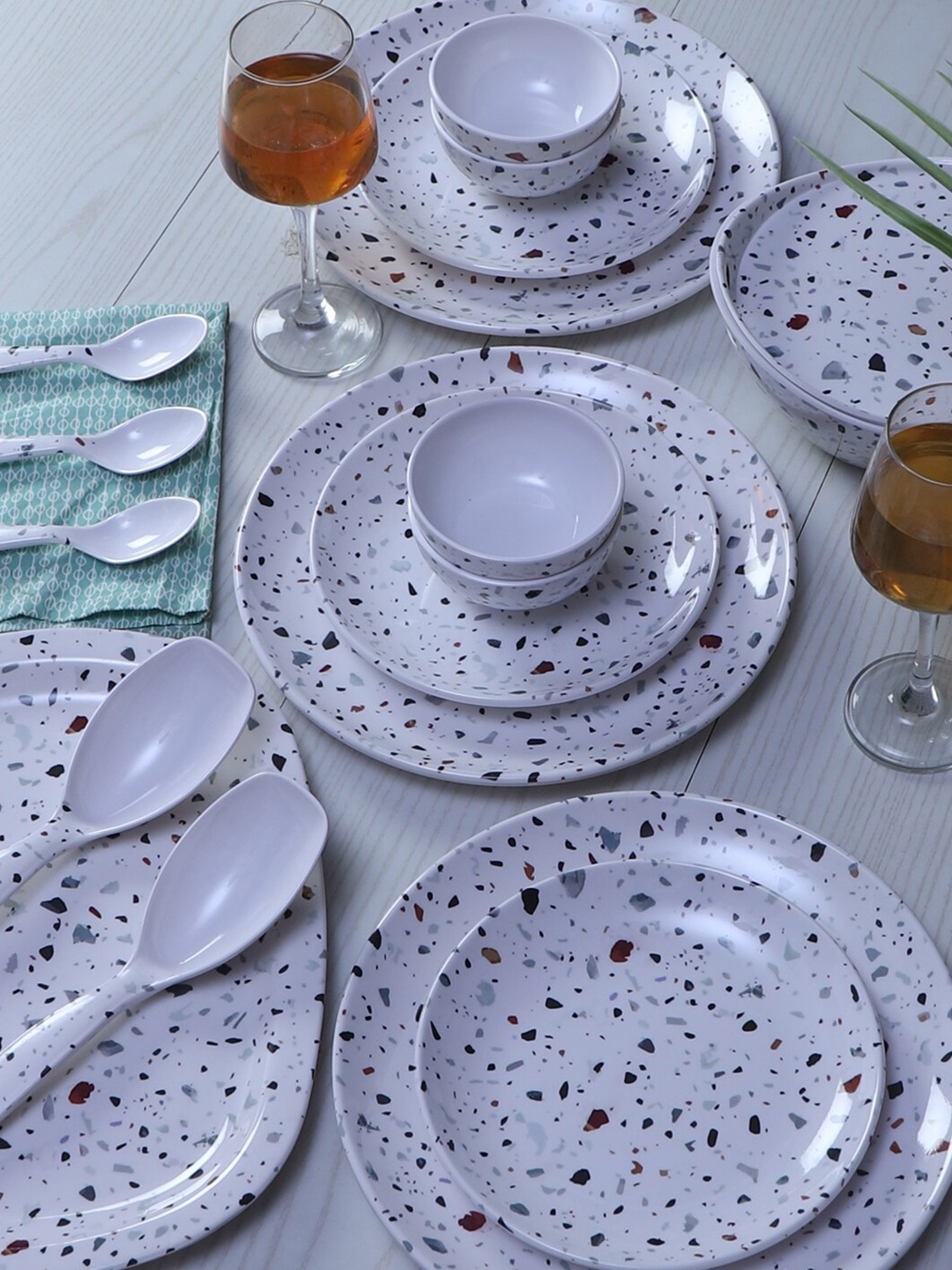 

CDI White & Multicoloured Pieces Printed Melamine Glossy Dinner Set