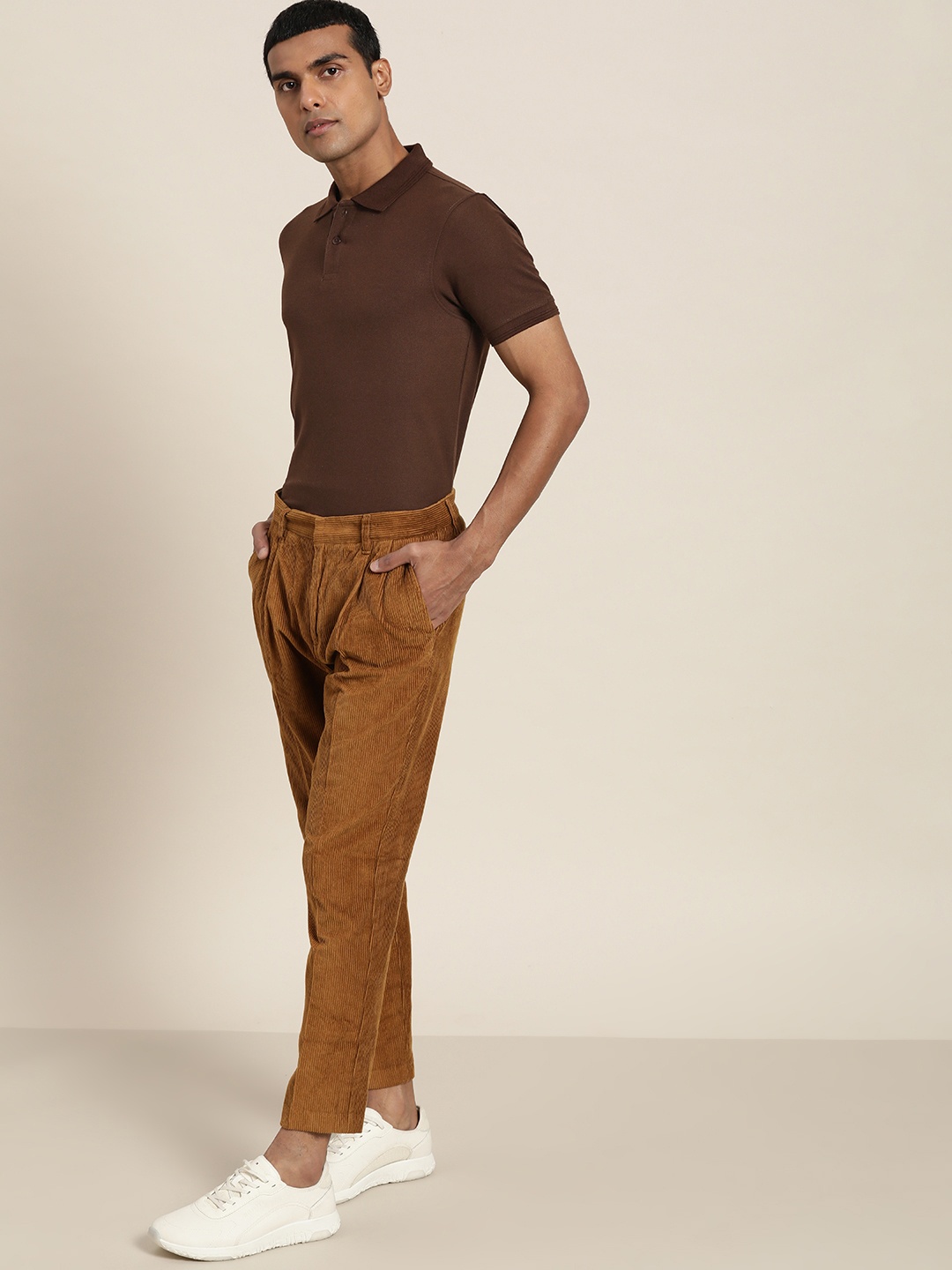 

ether Men Brown Polo Collar T-shirt