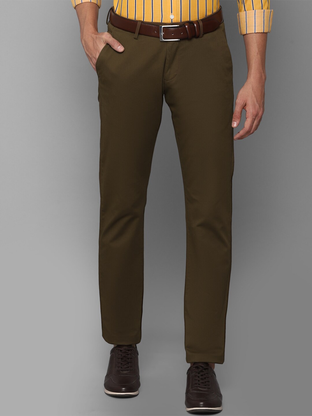 

Allen Solly Men Brown Solid Slim Fit Cotton Trousers