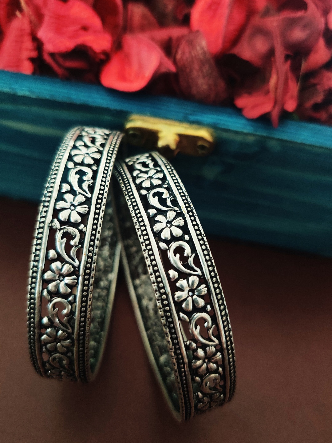 

Binnis Wardrobe Set Of 2 Silver-Plated Oxidised Floral Bangles