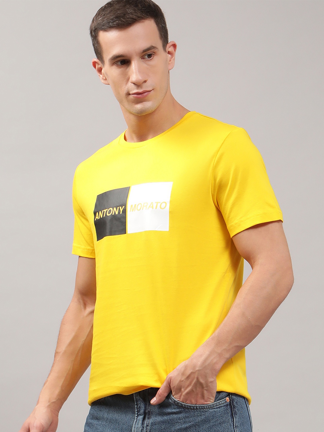 

Antony Morato Men Yellow Typography Applique Slim Fit T-shirt