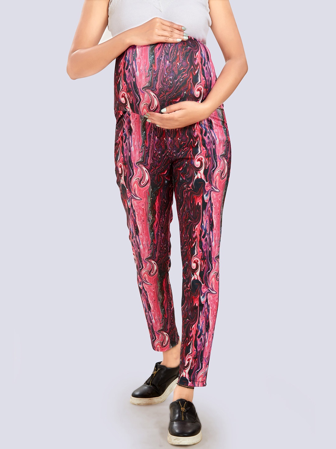 

Mom For Sure by Ketki Dalal Pink & Black Printed High-Rise Maternity Yoga Leggings