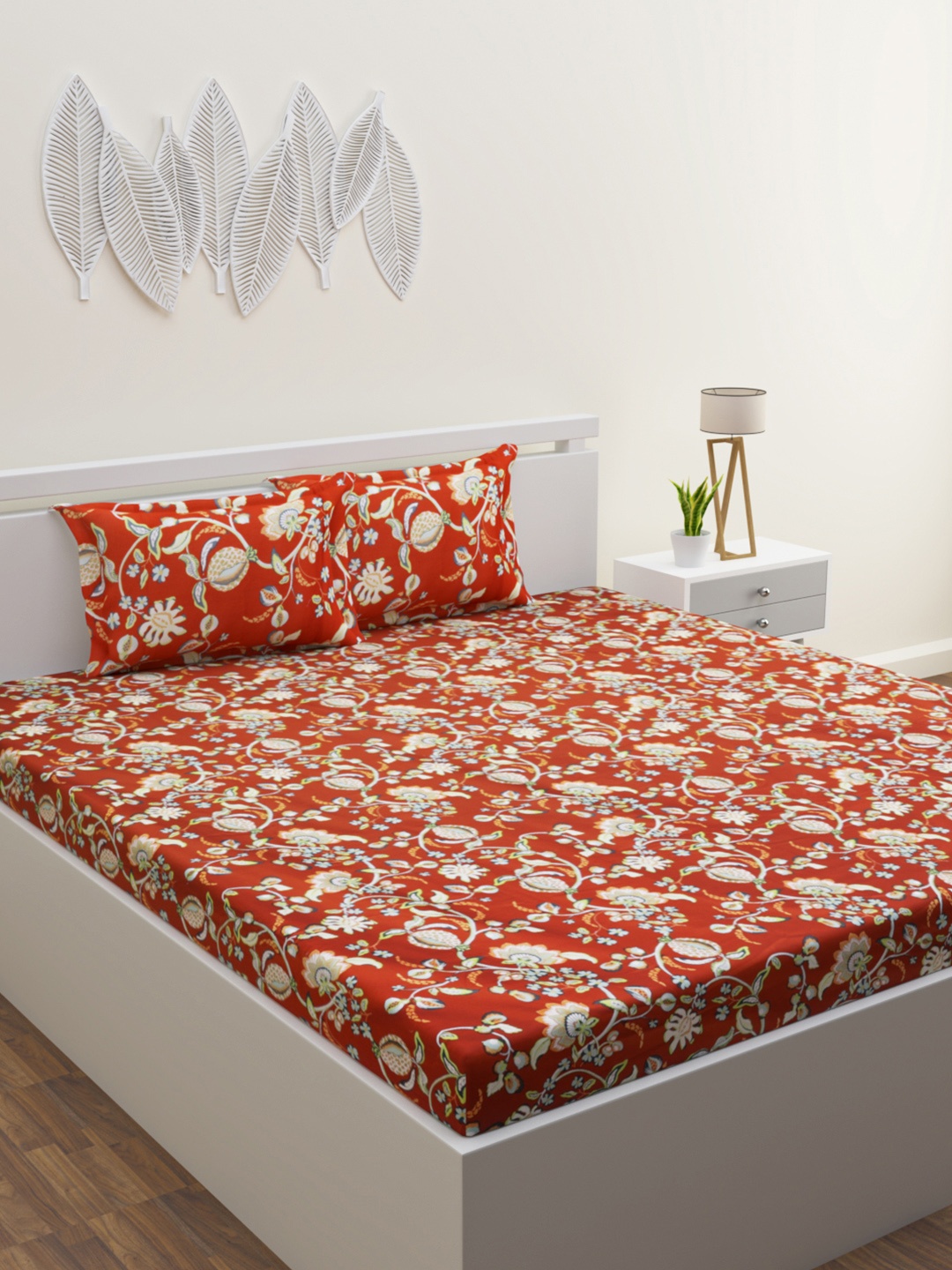 

HOME AFFAIRS Maroon & Beige Floral 250 TC Cotton King Bedsheet with 2 Pillow Covers