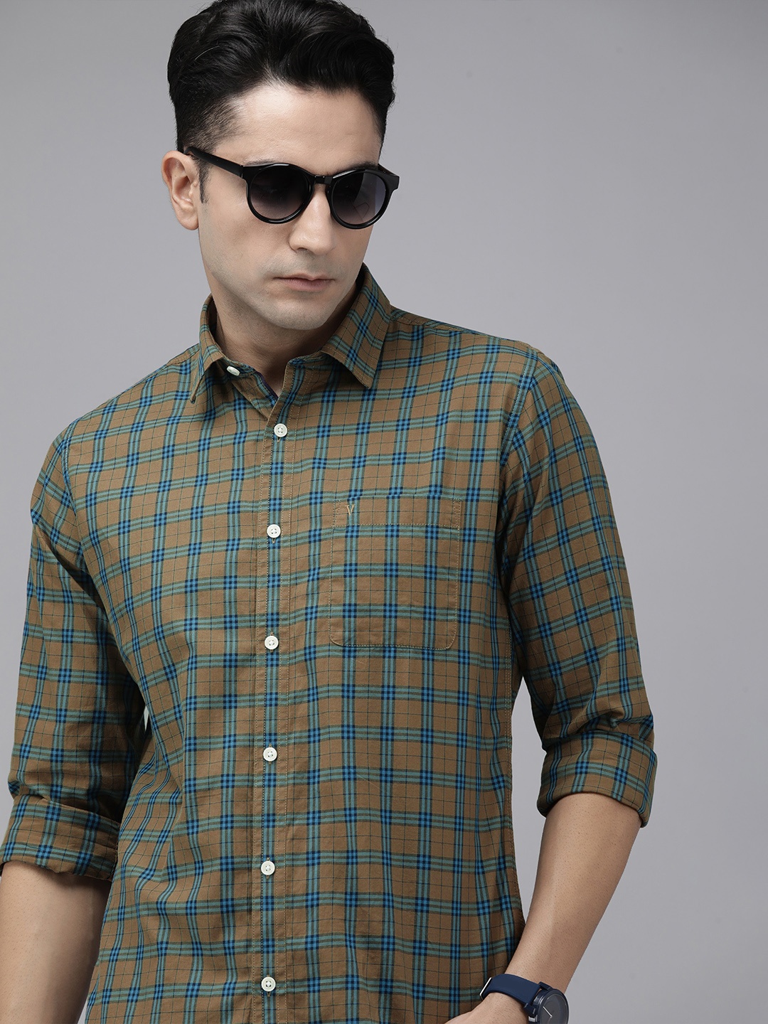 

Van Heusen Sport Men Khaki & Blue Slim Fit Tartan Checked Pure Cotton Casual Shirt