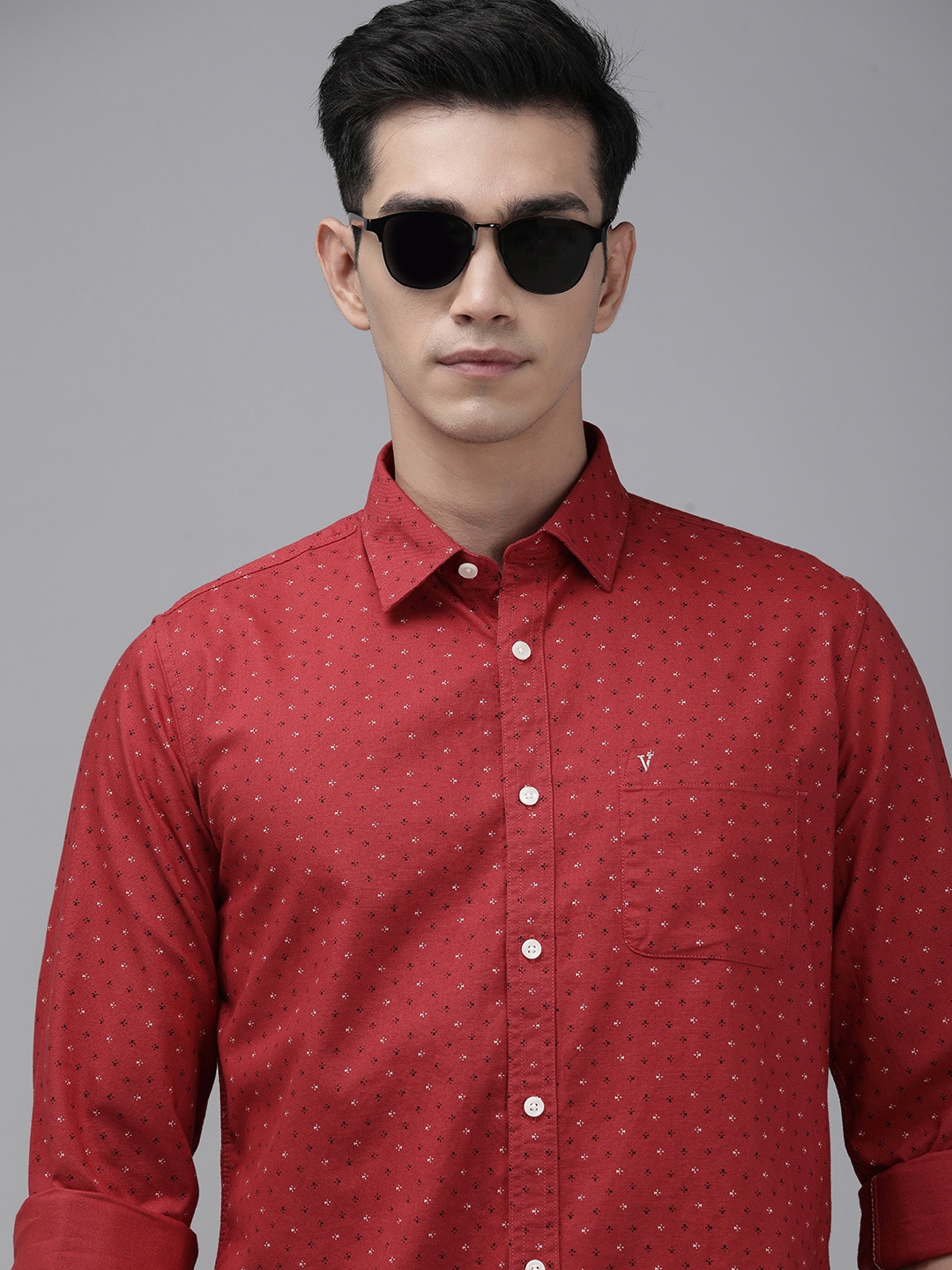 

Van Heusen Sport Men Red Slim Fit Micro Ditsy Printed Pure Cotton Casual Shirt