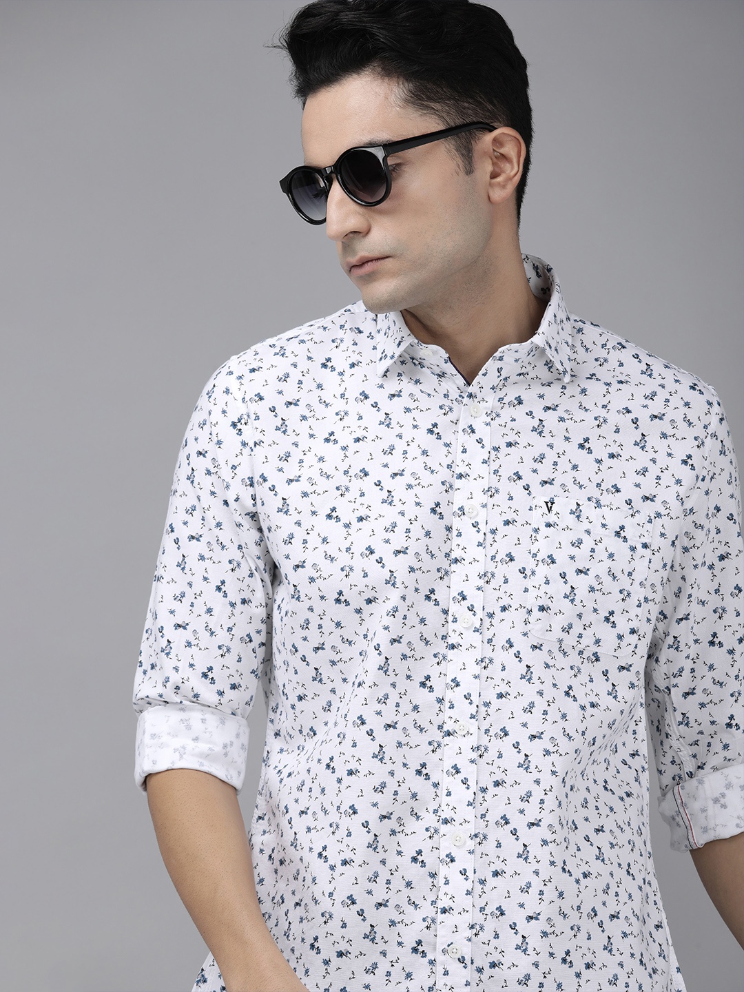 

Van Heusen Sport Men White Slim Fit Floral Printed Pure Cotton Casual Shirt