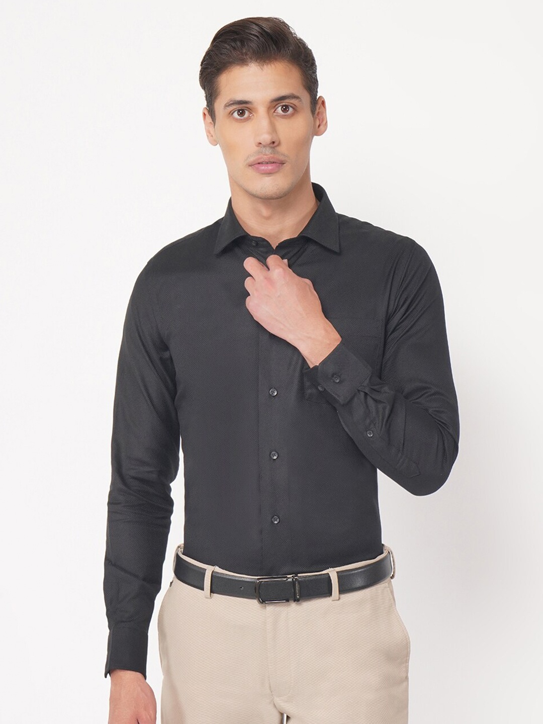 

Blackberrys Men Black Solid India Slim Fit Cotton Formal Shirt