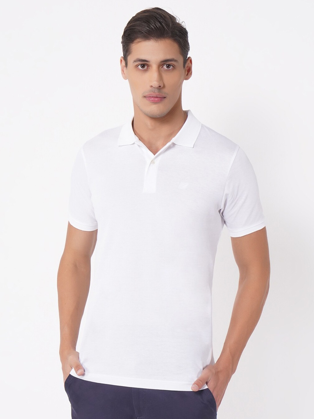 

Blackberrys Men White Solid Polo Collar Slim Fit T-shirt