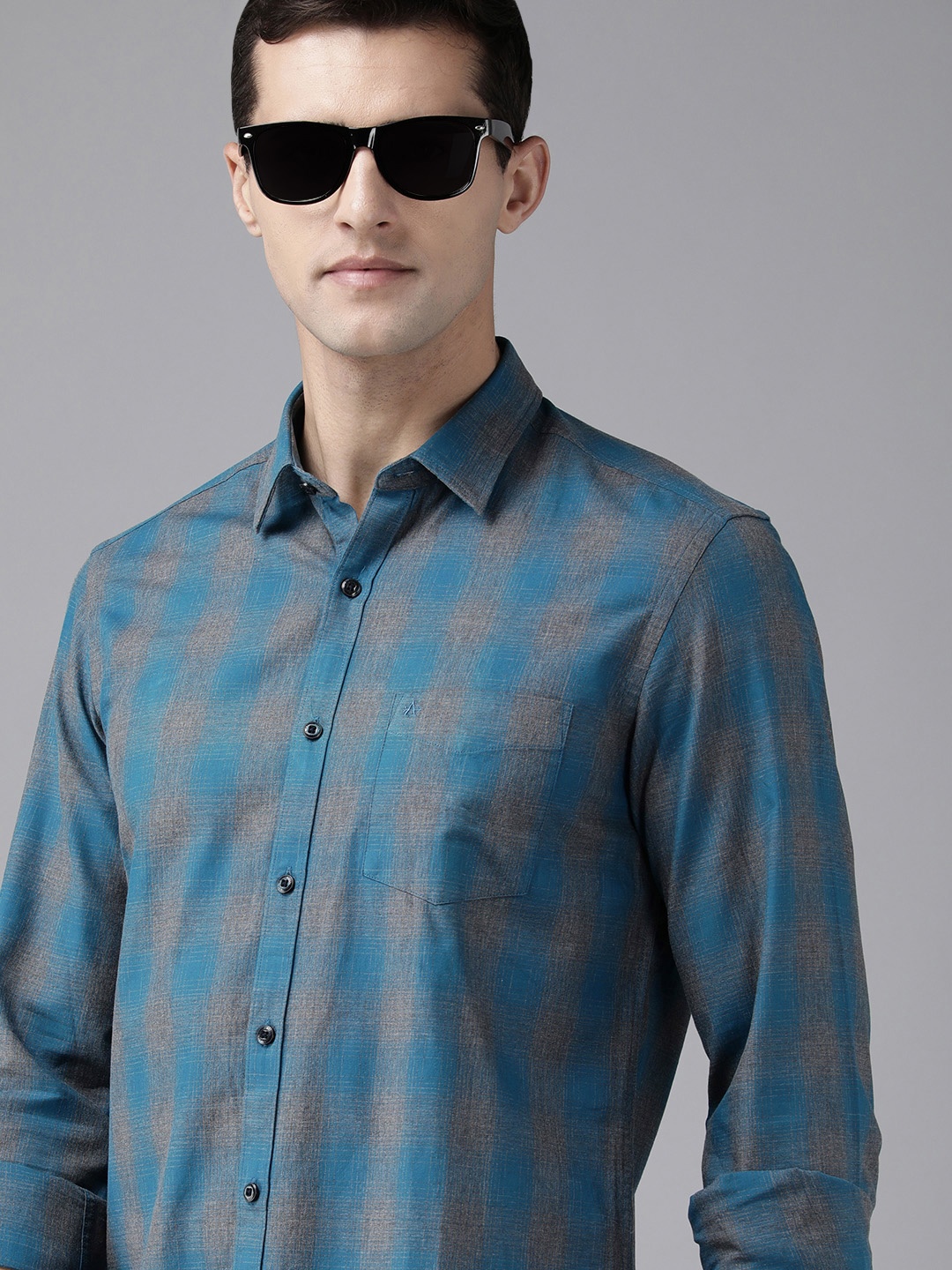 

Arrow Sport Men Teal Blue & Grey Slim Fit Tartan Checked Pure Cotton Casual Shirt