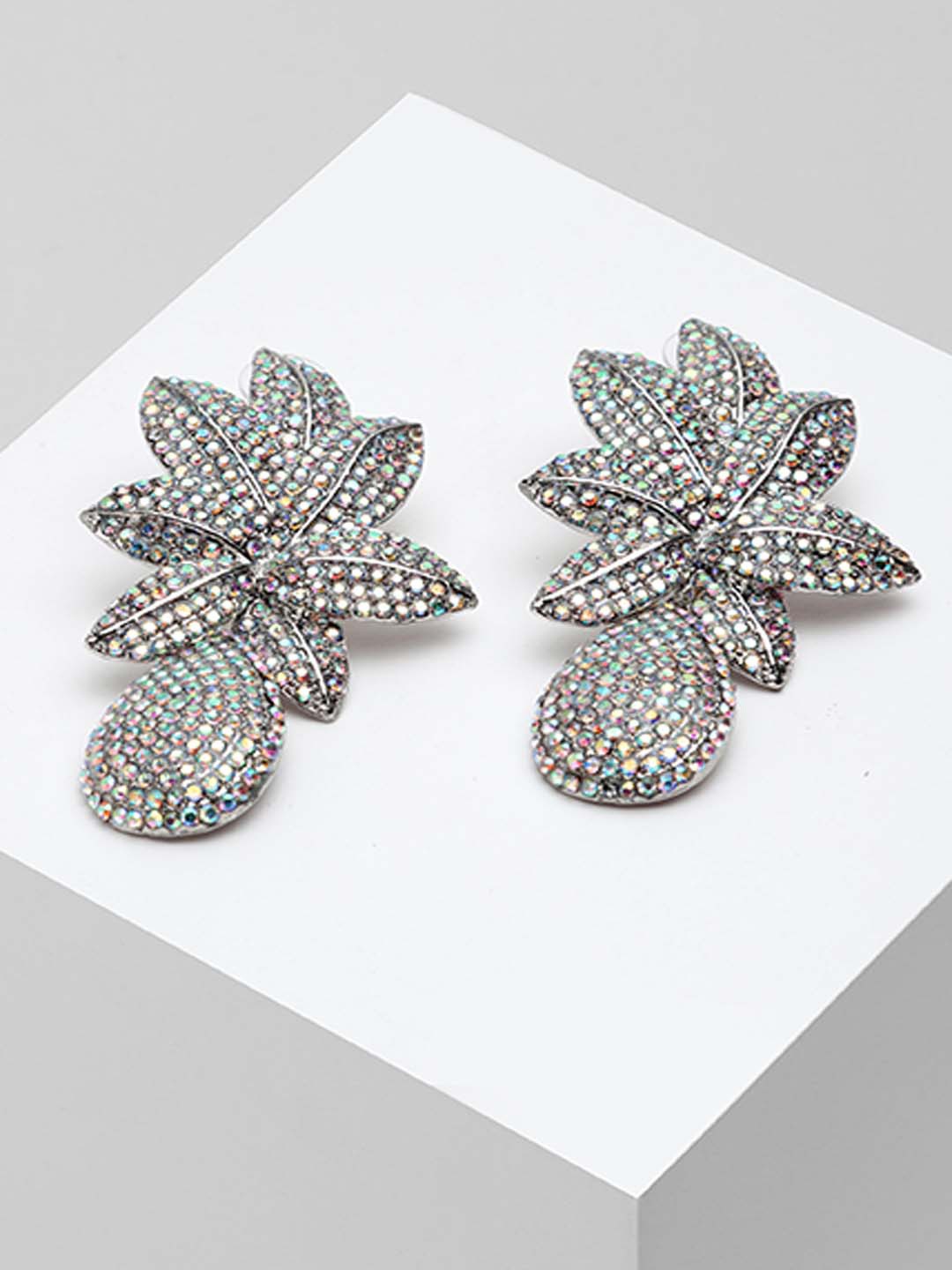 

Wild & Free Silver-Toned & White Floral Studs Earrings