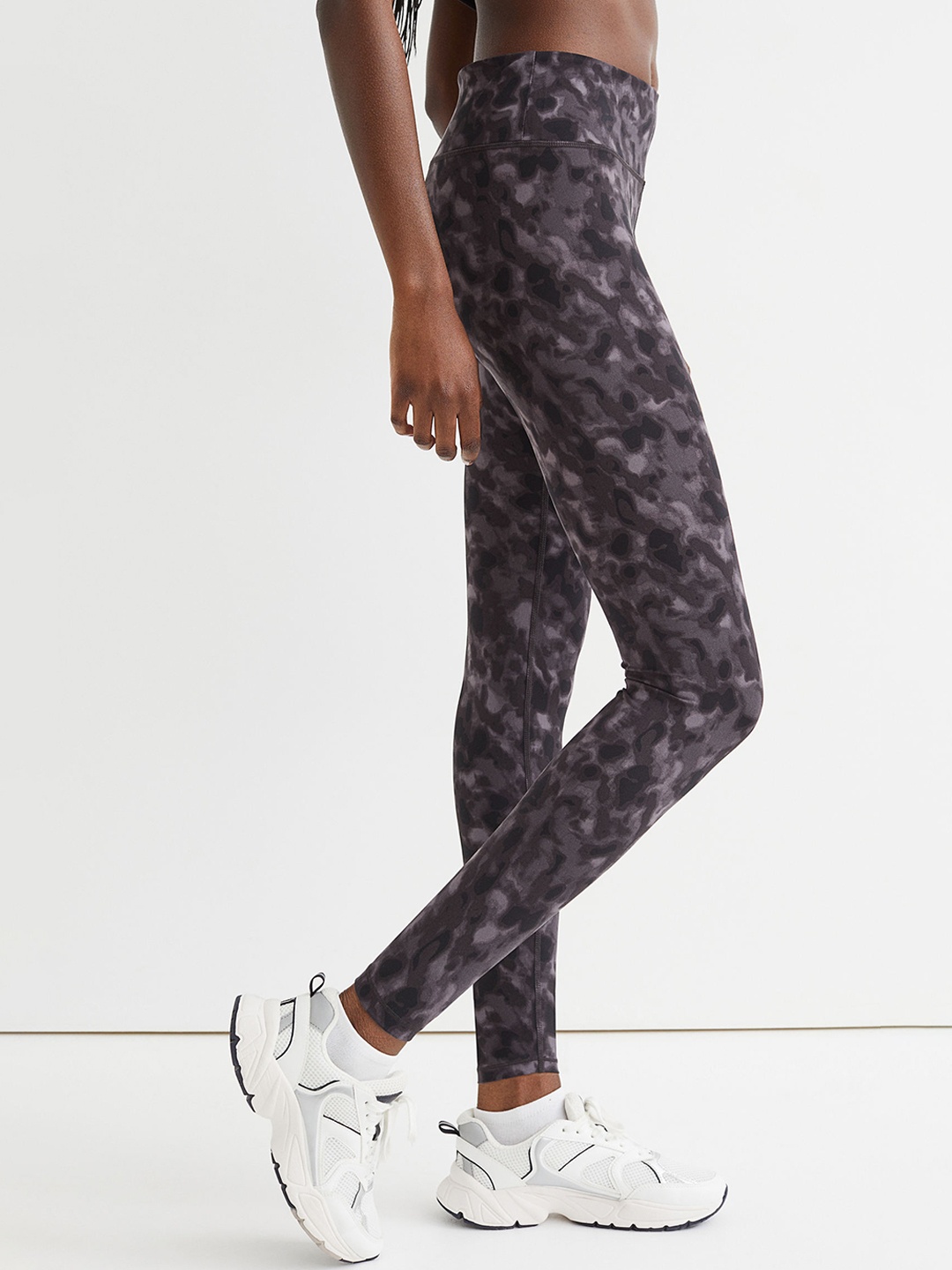 

H&M Women Grey Printed Sports Tights