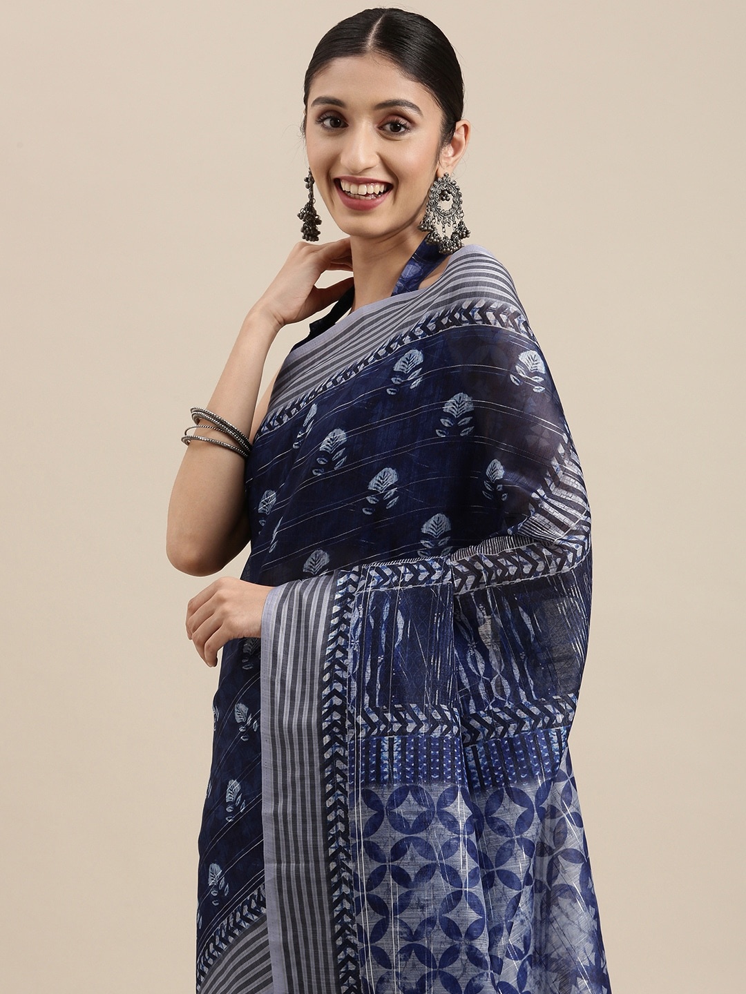 

Mitera Navy Blue Ethnic Motifs Silk Blend Banarasi Saree