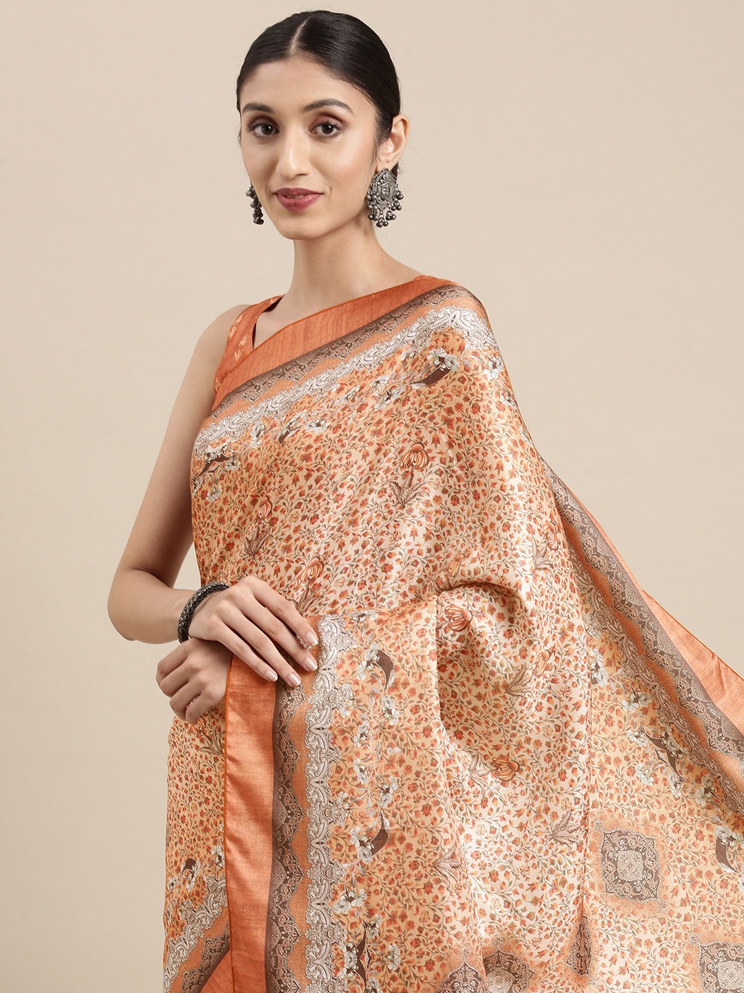 

Mitera Beige & Red Floral Pashmina Silk Bagru Saree