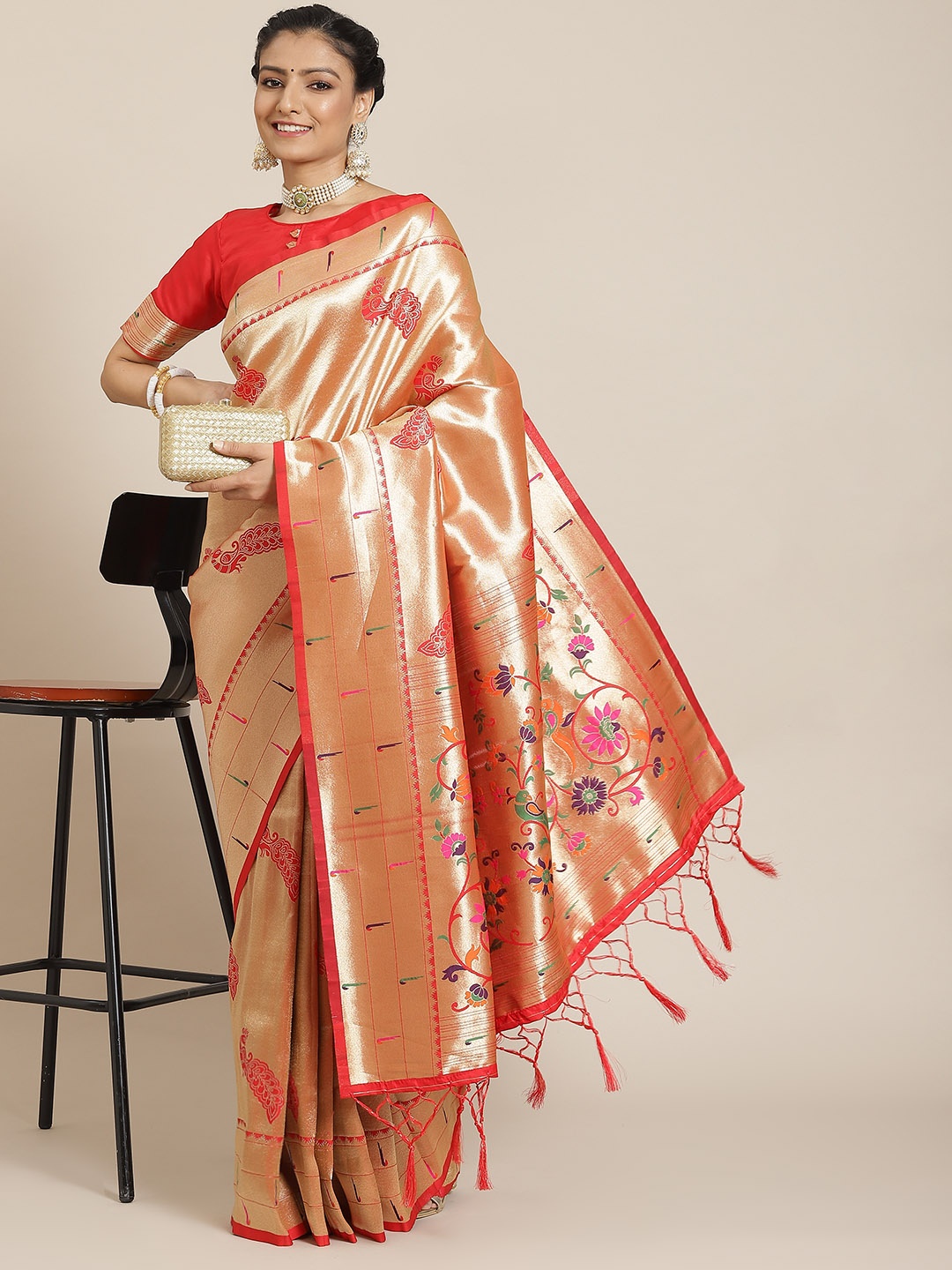

Satrani Red & Gold-Toned Woven Design Paithani Saree