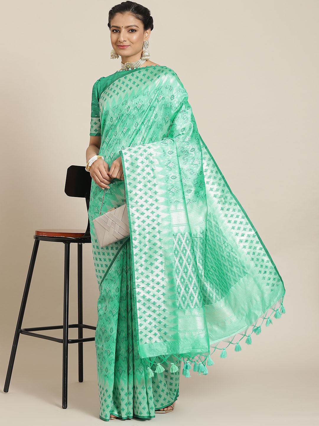 

Satrani Green & Silver-Toned Woven Design Silk Cotton Saree