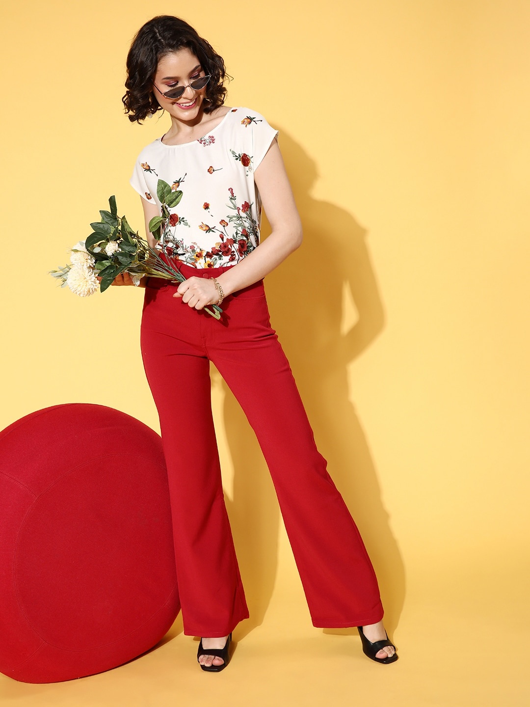 

Berrylush White Floral Print Crepe Top