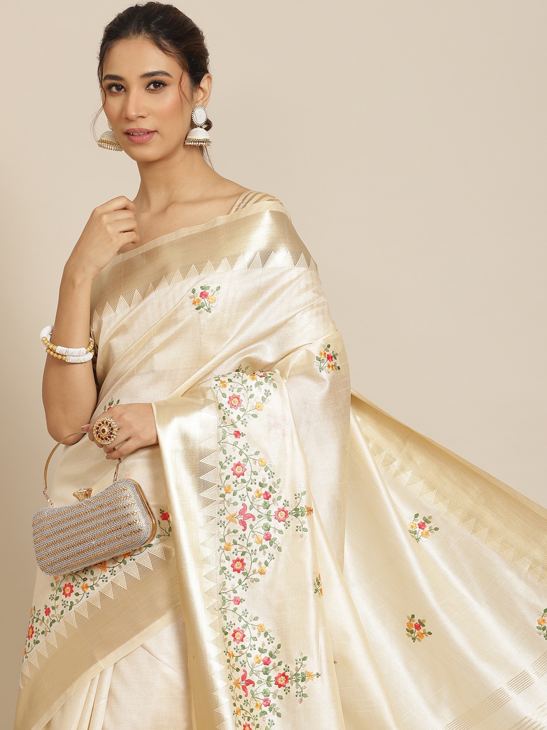 

RAJGRANTH White & Golden Floral Embroidered Silk Cotton Saree