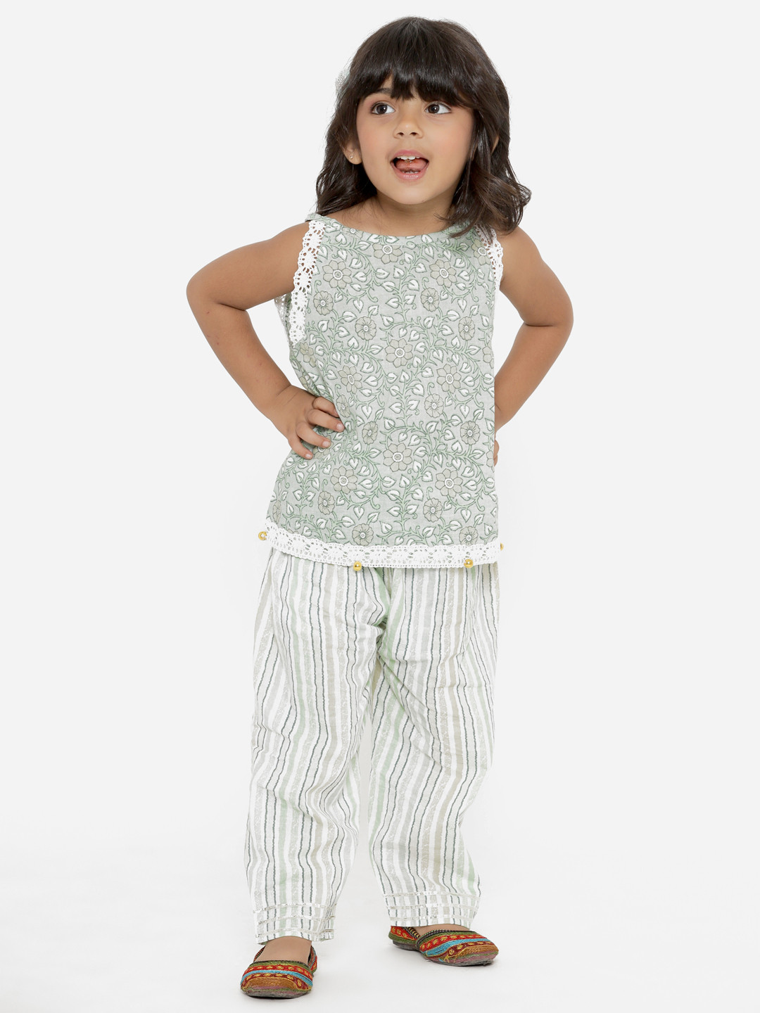 

Readiprint Fashions Girls Green Floral Printed Thread Work Pure Cotton Top with Pyjamas