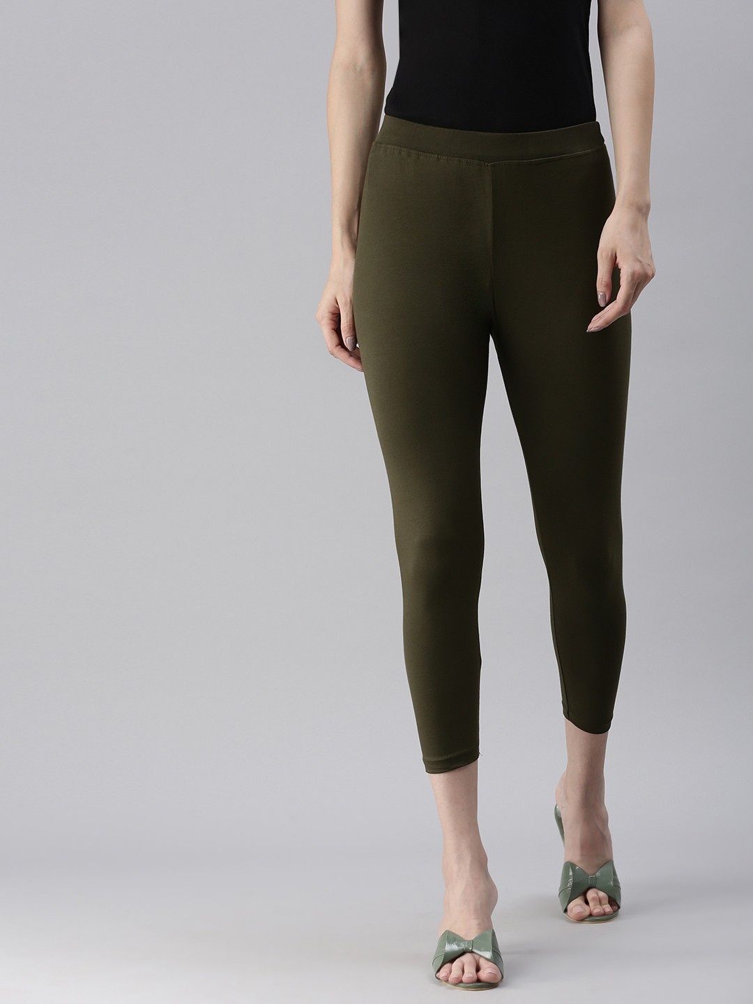 

Kryptic Women Olive Three- Fourth Leggings