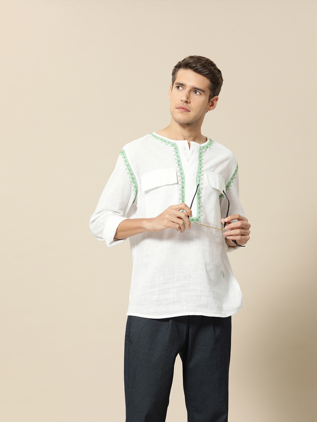 

Mr Bowerbird Men White & Green Tailored Fit Pure Cotton Casual Shirt
