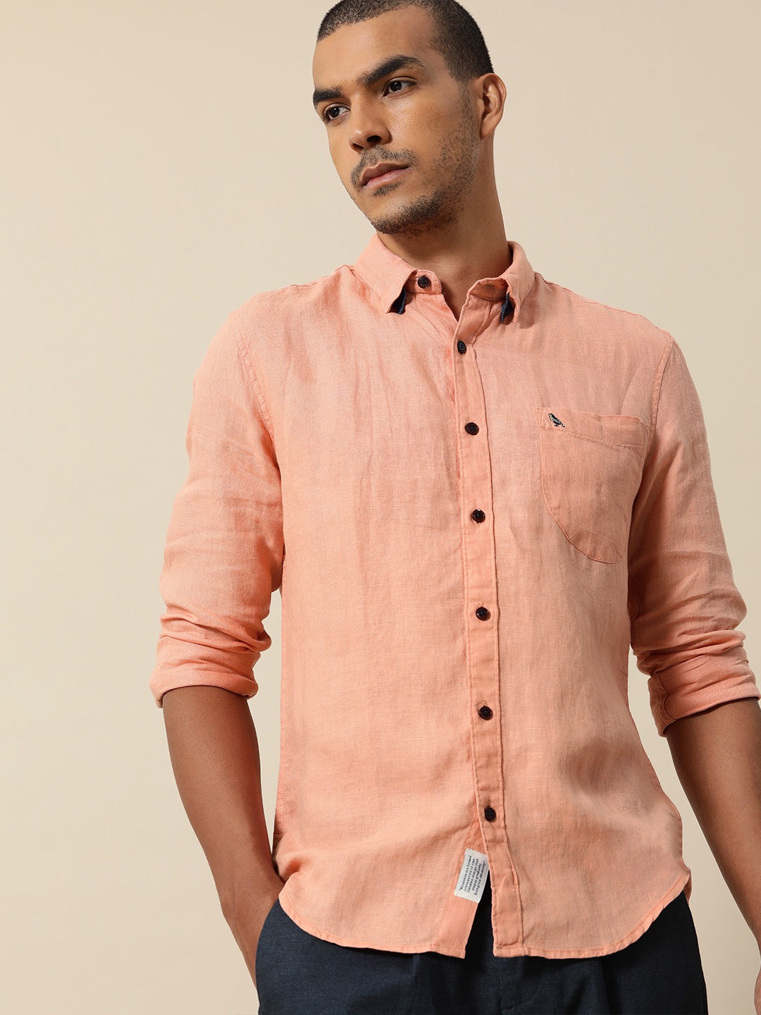 

Mr Bowerbird Men Pink Solid Linen Tailored Fit Casual Shirt